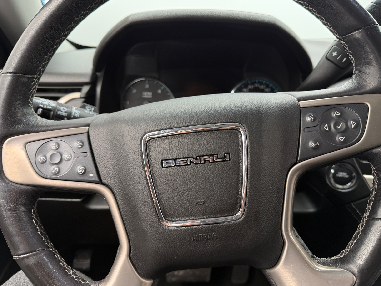 Thumbnail: 2018 GMC Yukon - 4