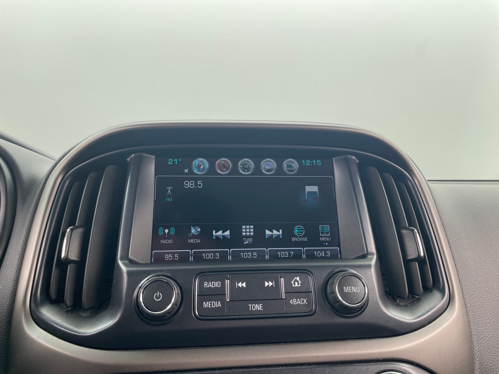 Thumbnail: 2018 Chevrolet Colorado - 3