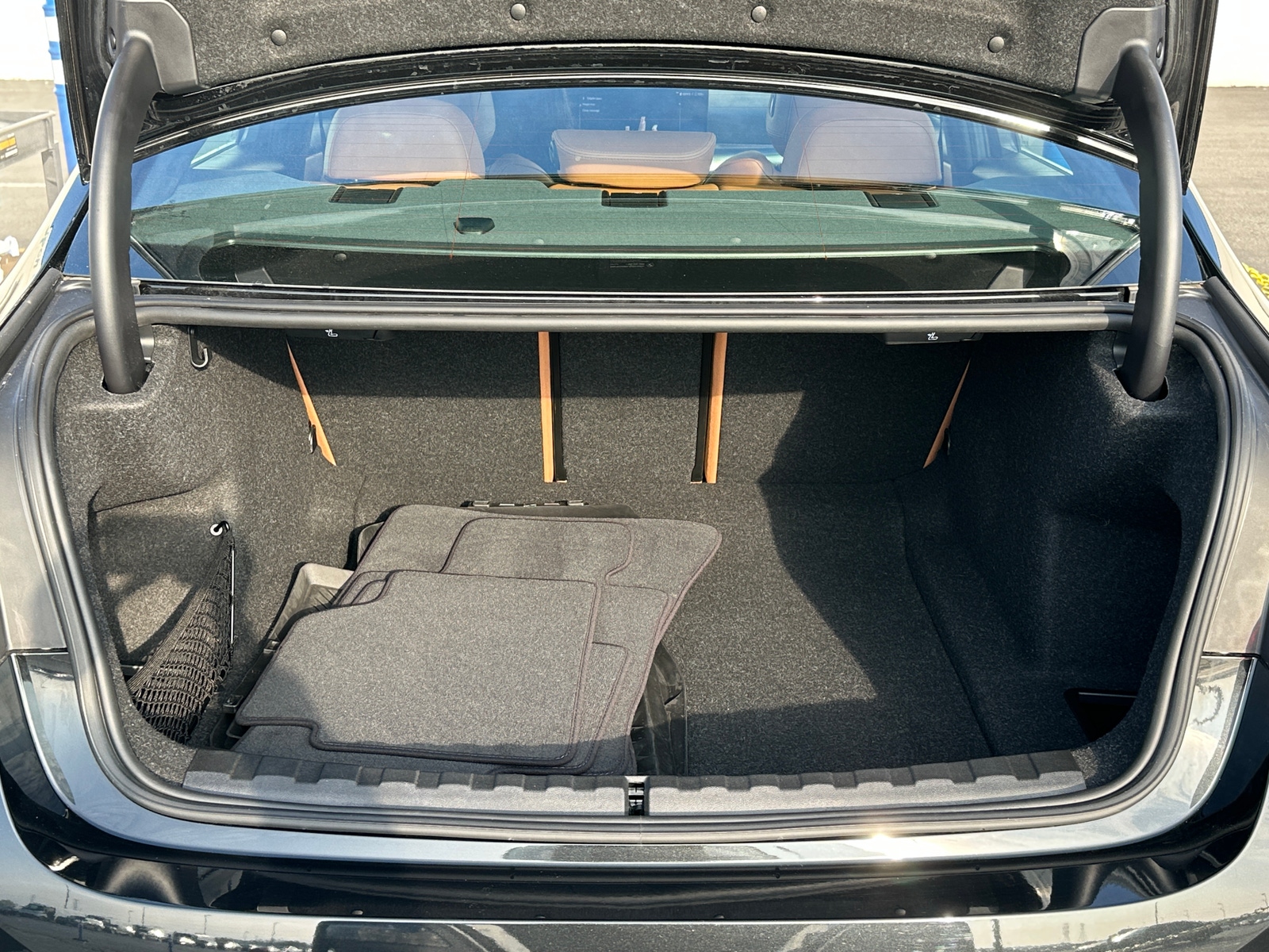 Thumbnail: 2025 BMW 3 Series - 6