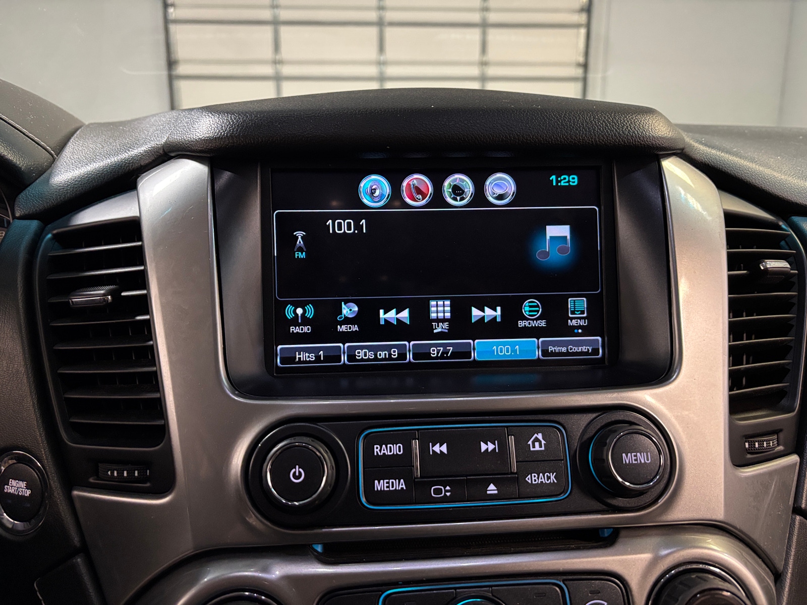 Thumbnail: 2018 Chevrolet Tahoe - 3