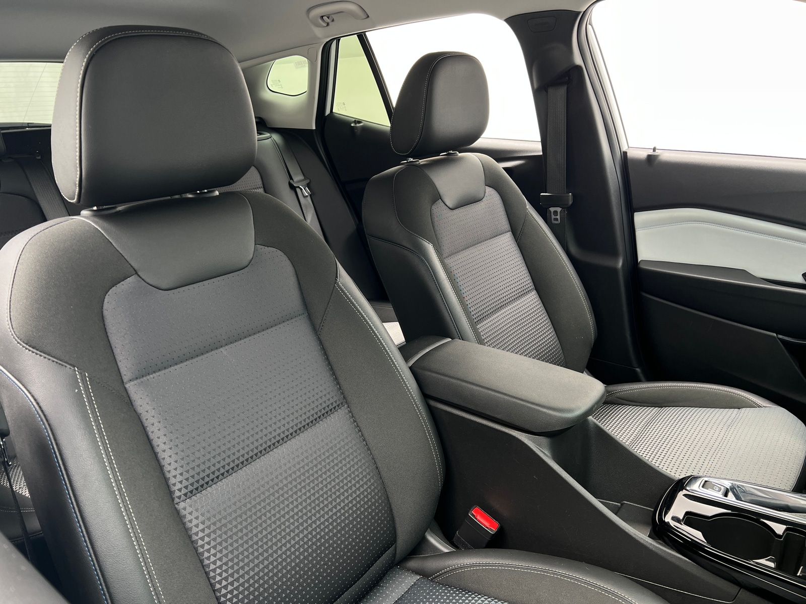 Thumbnail: 2025 Chevrolet Trax - 2