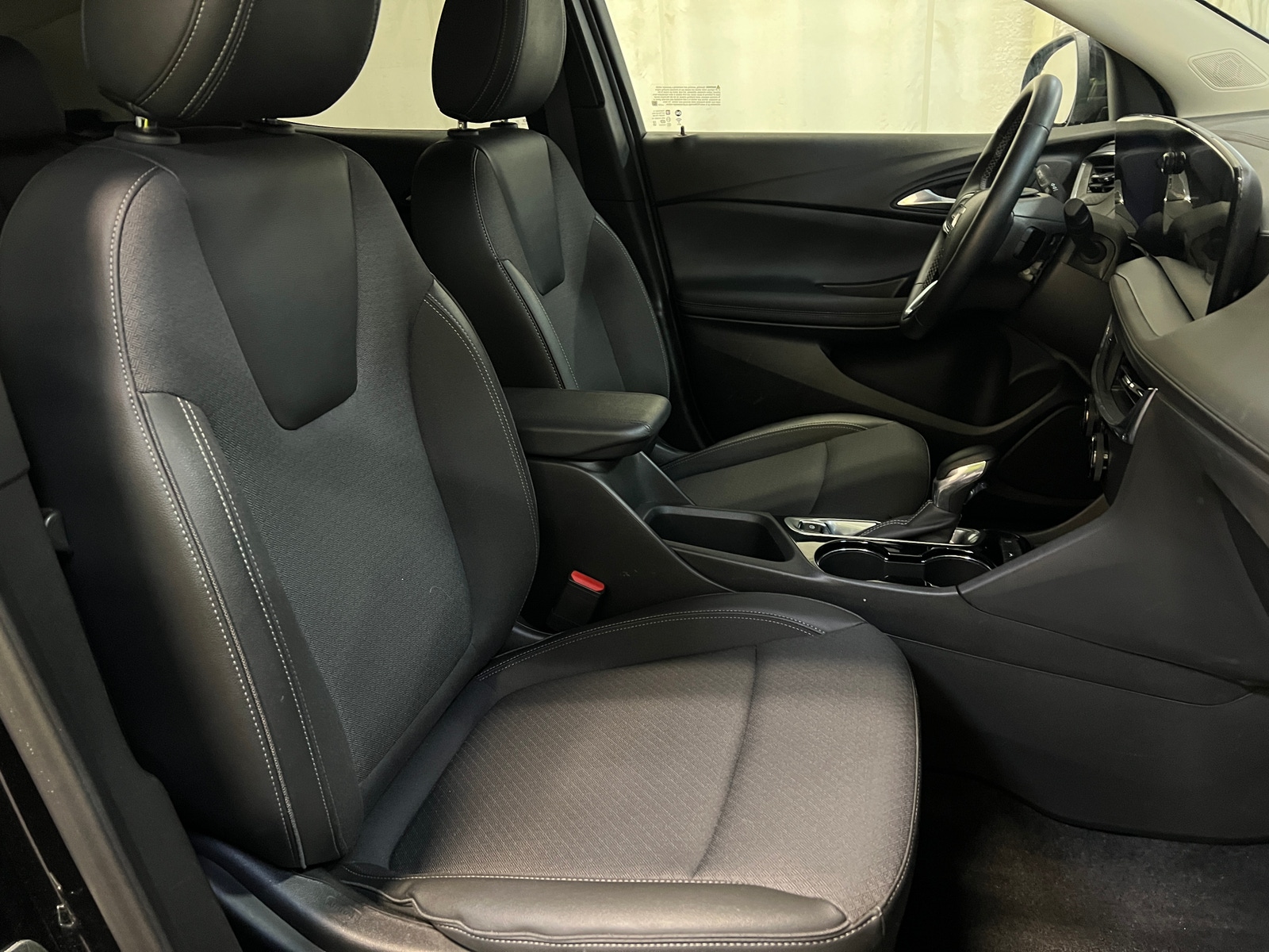 Thumbnail: 2025 Buick Encore GX - 2