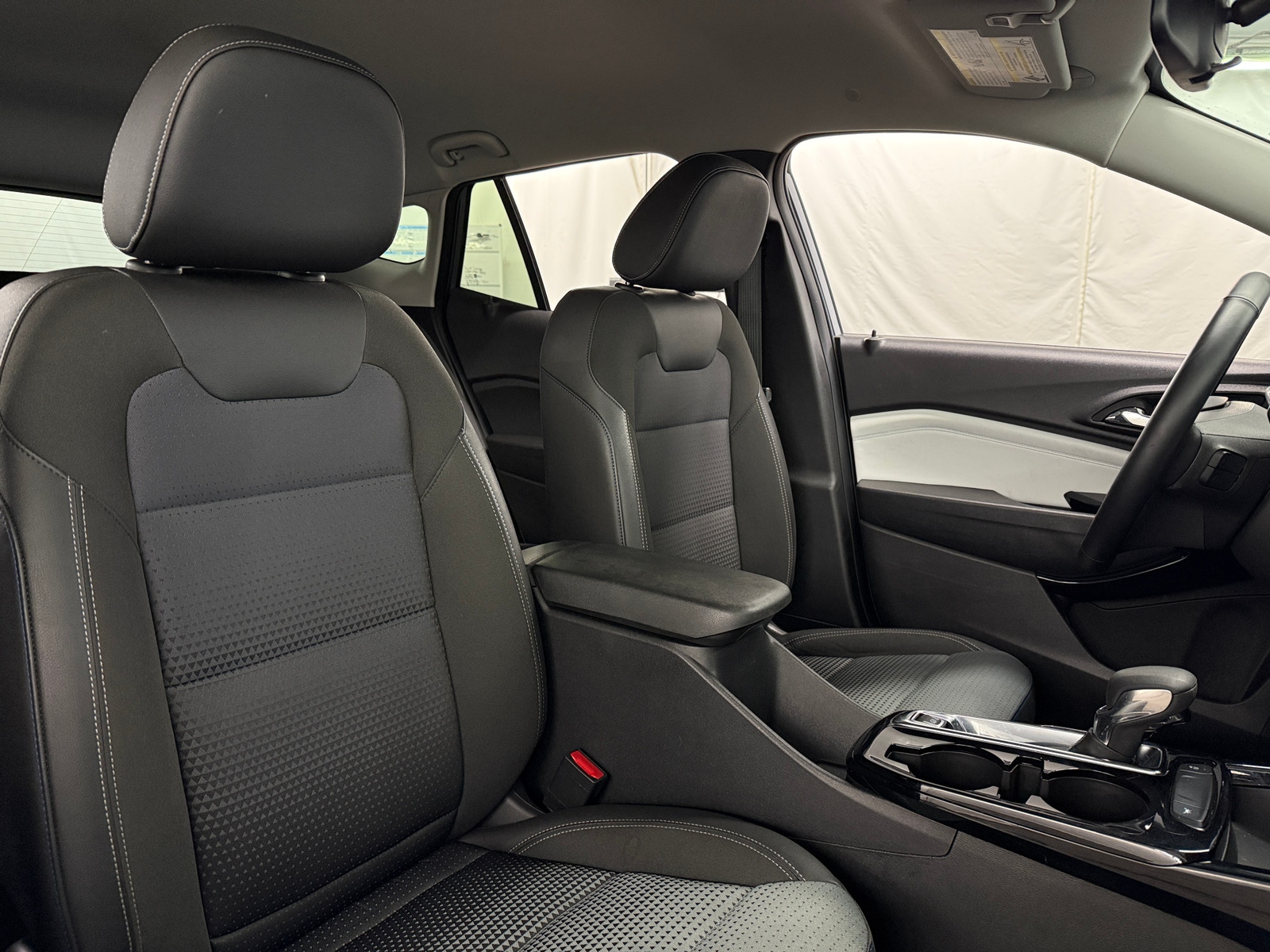 Thumbnail: 2025 Chevrolet Trax - 2