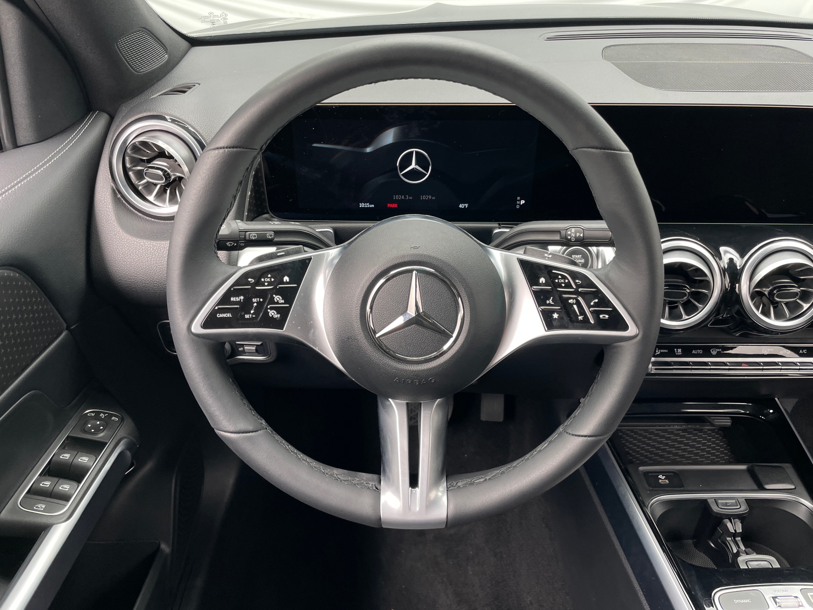 Thumbnail: 2025 Mercedes-Benz GLB - 4