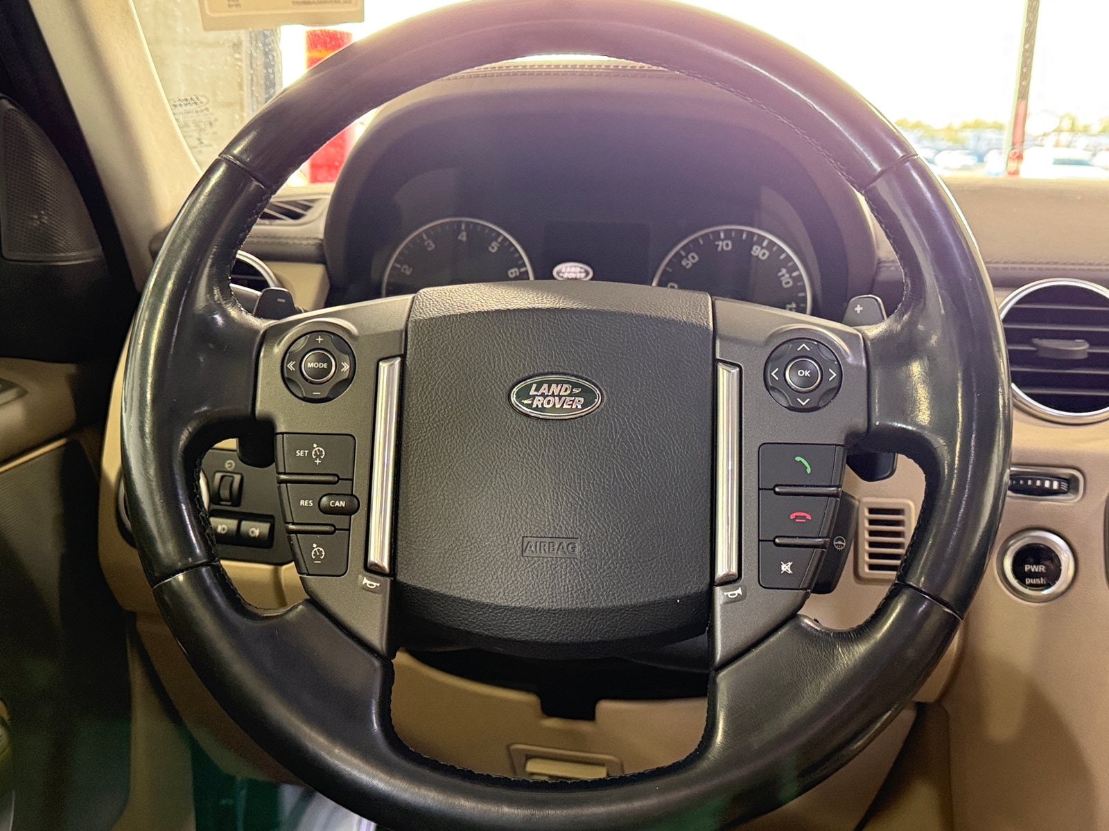 Thumbnail: 2016 Land Rover LR4 - 4