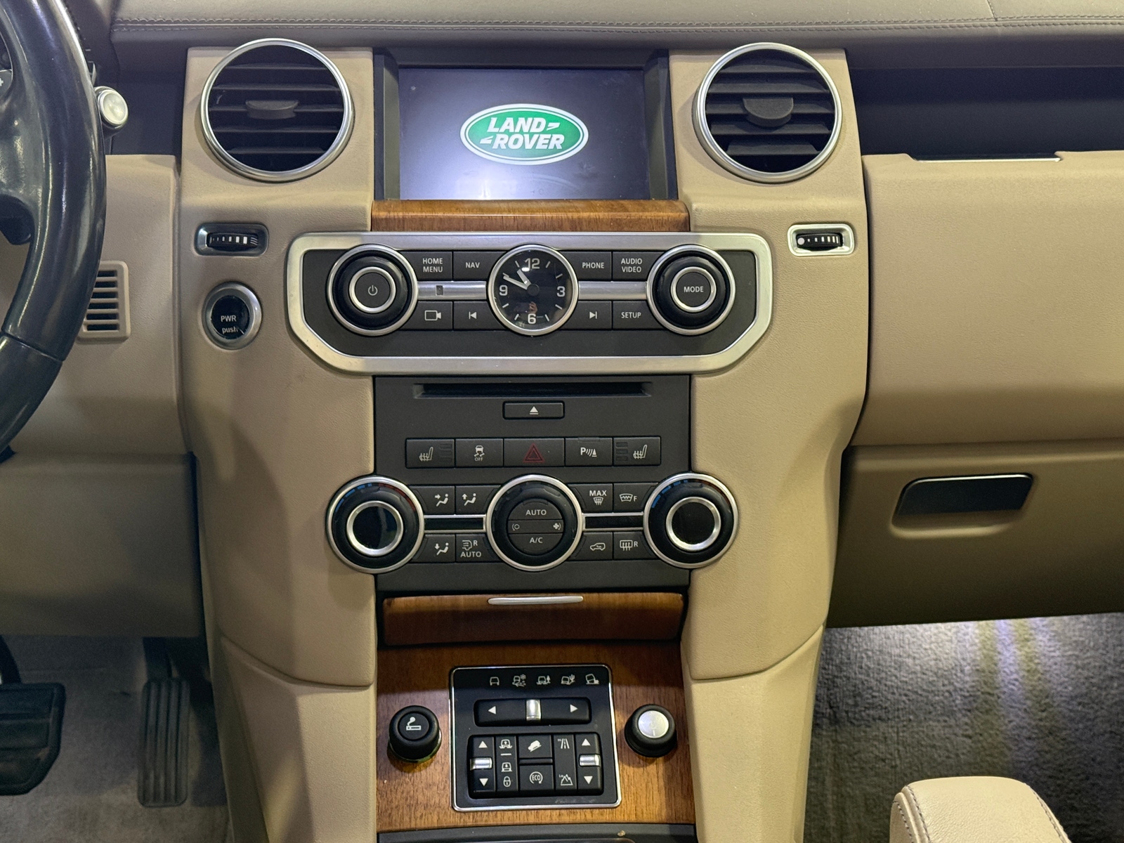 Thumbnail: 2016 Land Rover LR4 - 3