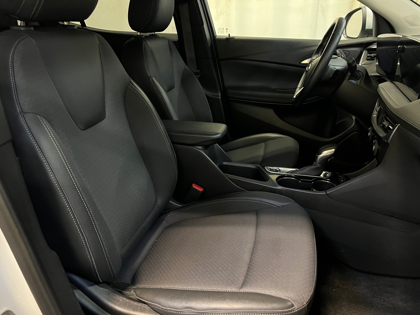 Thumbnail: 2025 Buick Encore GX - 2