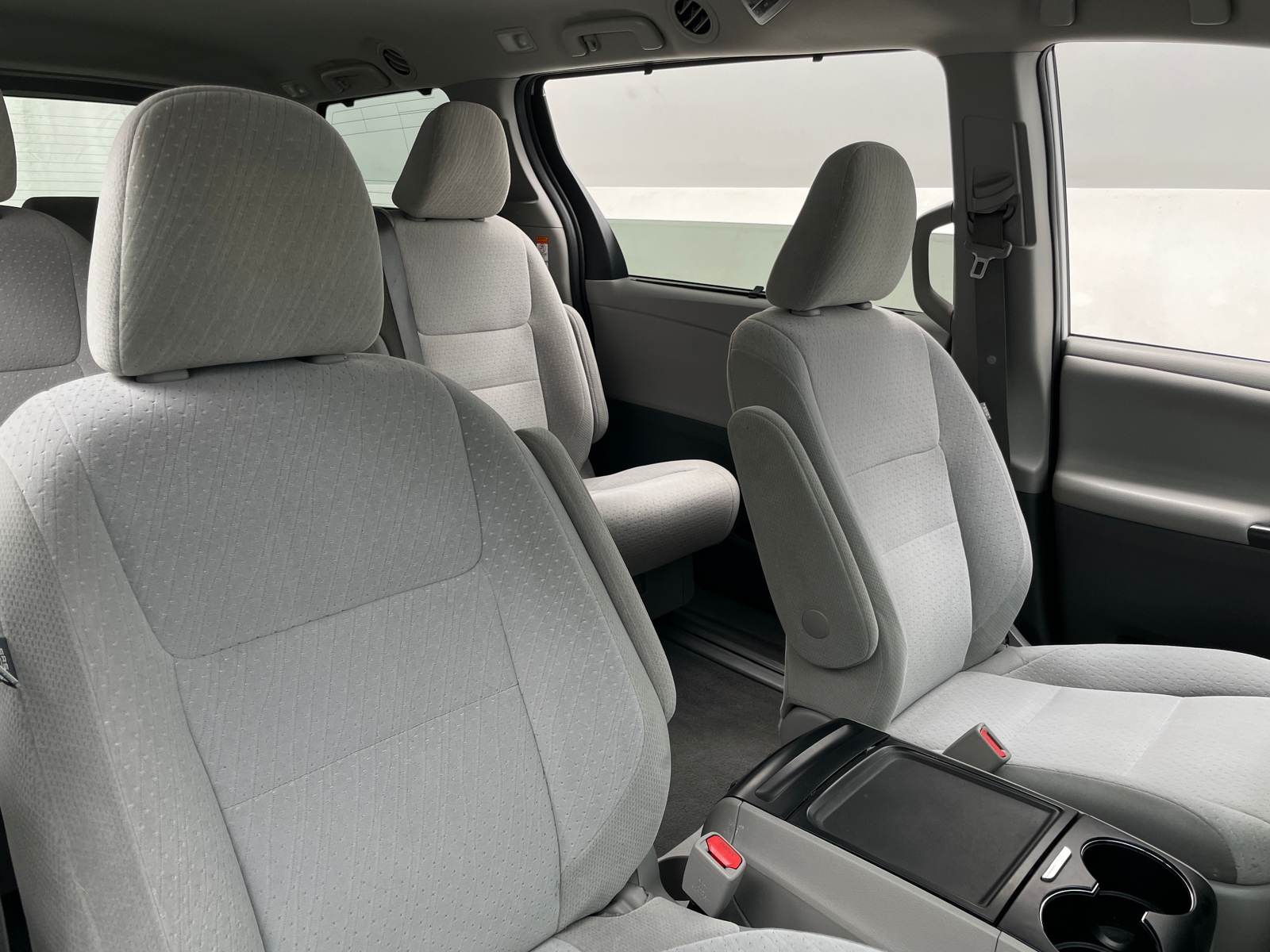 Thumbnail: 2020 Toyota Sienna - 2