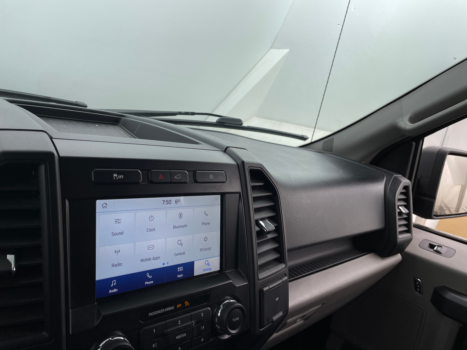 Thumbnail: 2020 Ford Econoline - 4