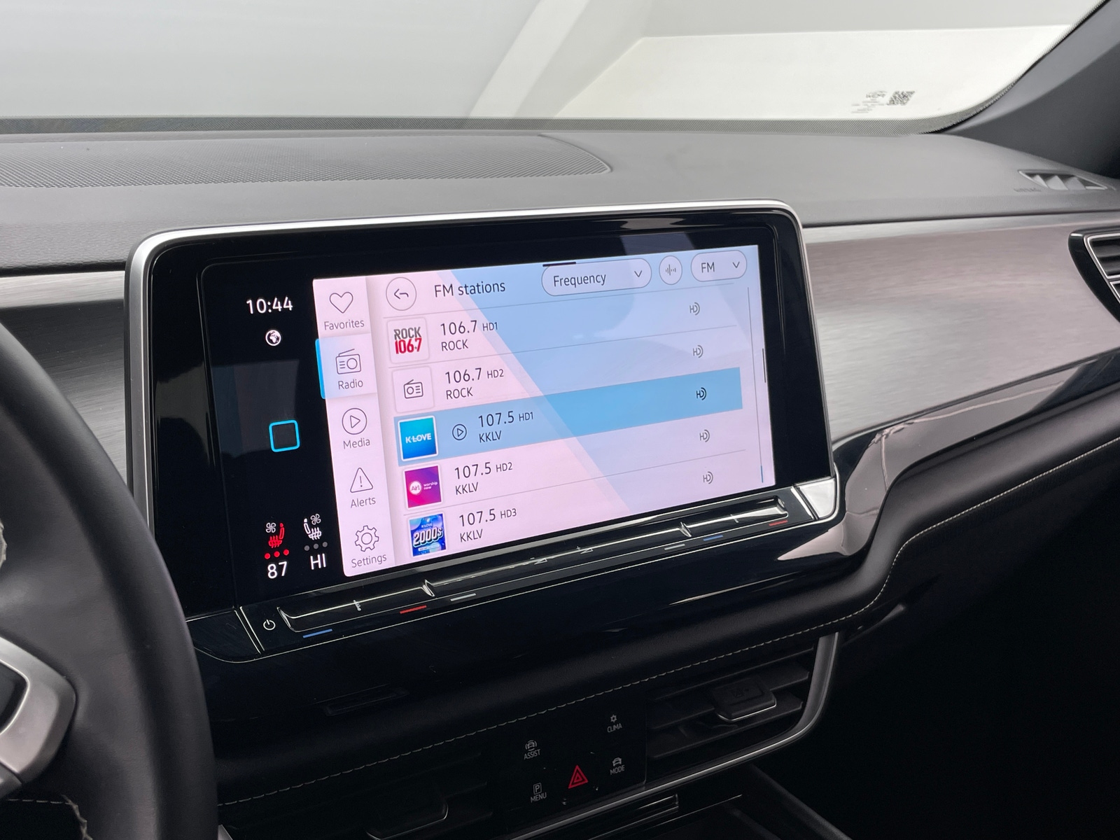 Thumbnail: 2024 Volkswagen Atlas - 3