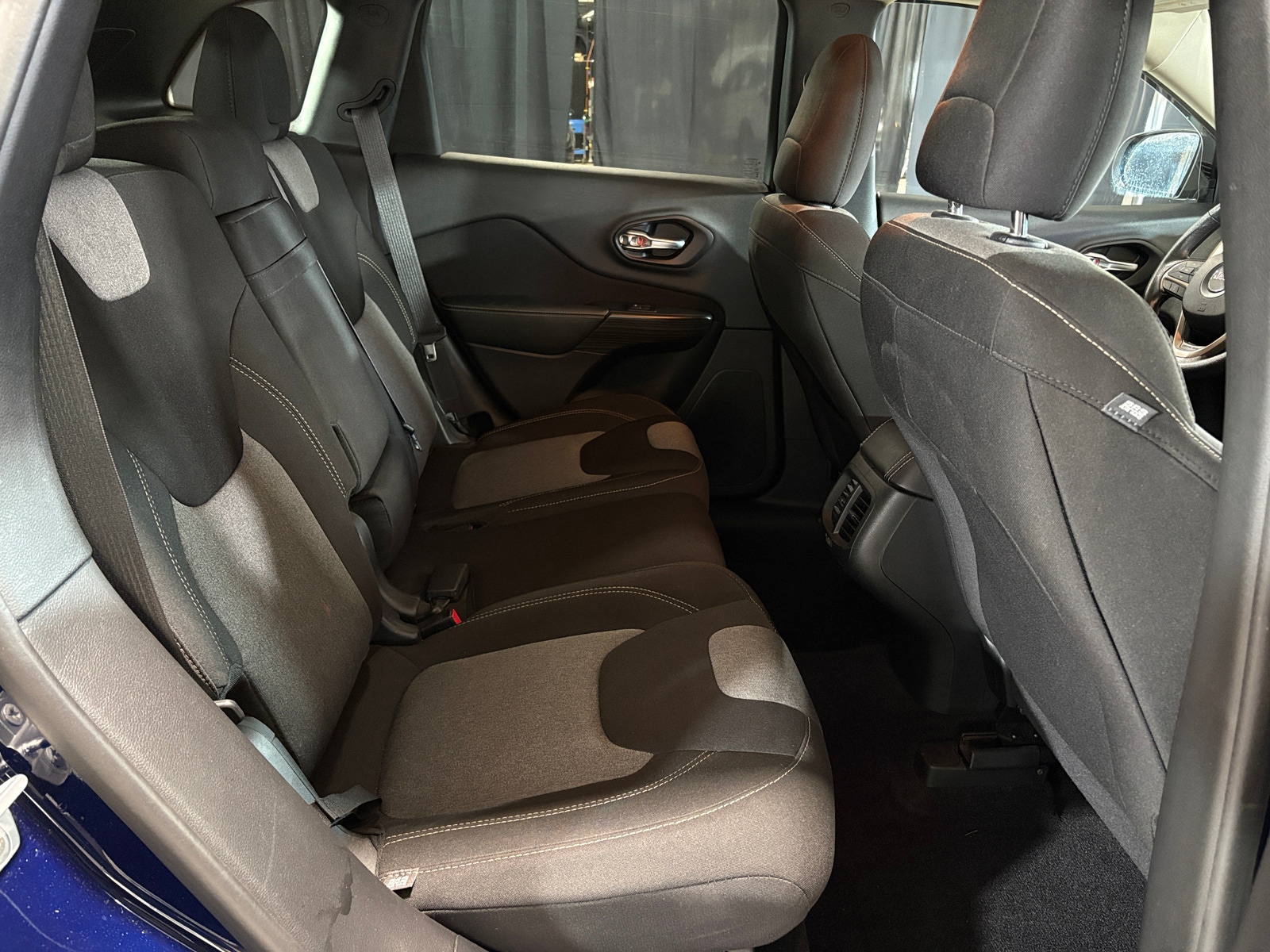 Thumbnail: 2016 Jeep Cherokee - 6