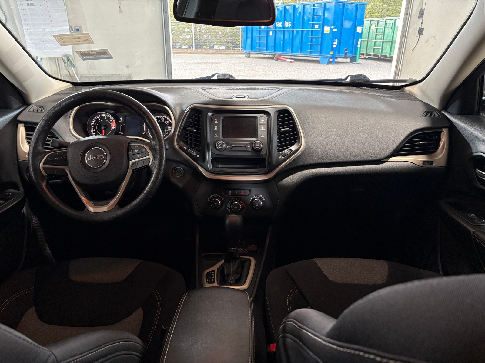 Thumbnail: 2016 Jeep Cherokee - 3