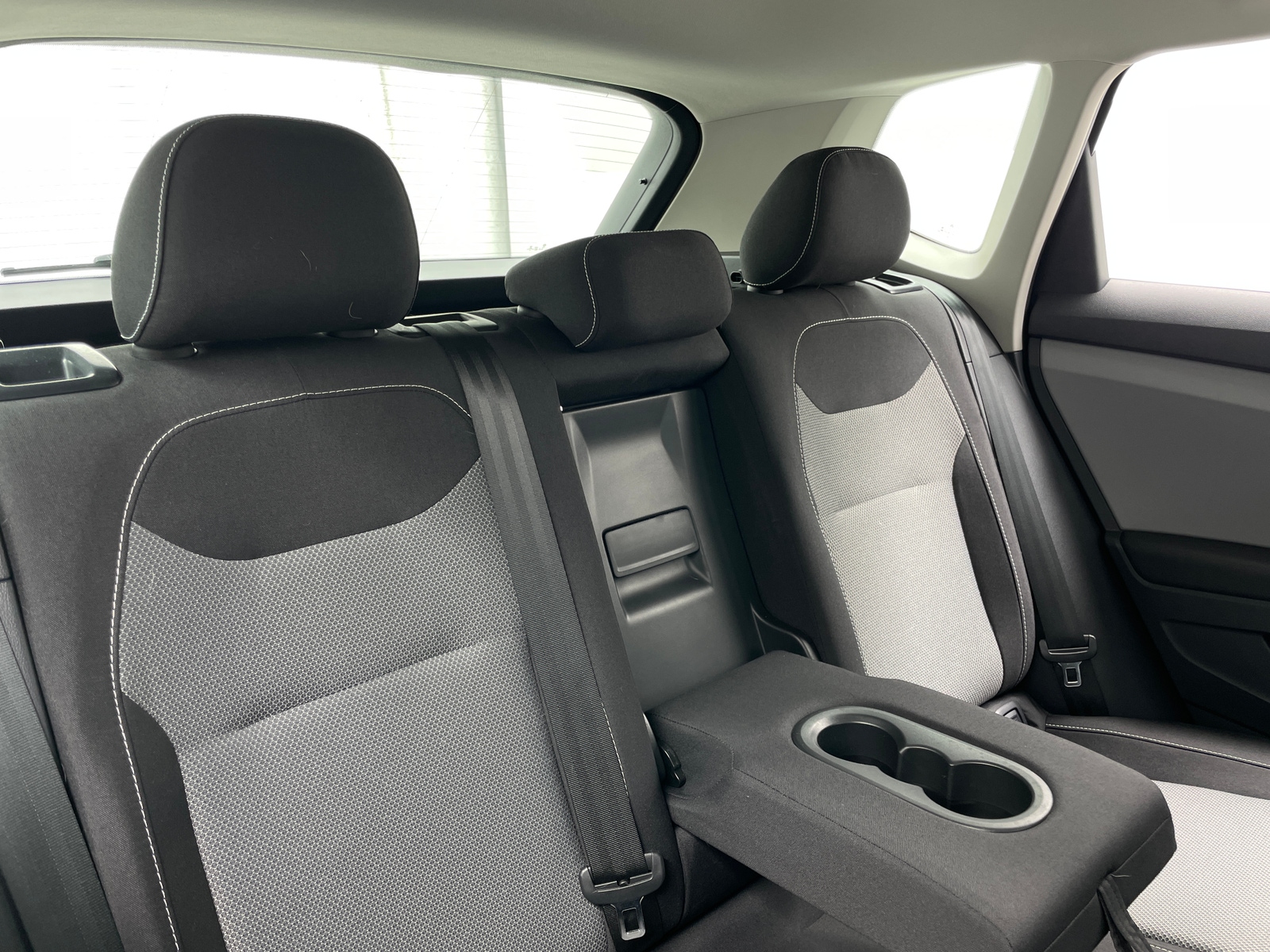 Thumbnail: 2022 Volkswagen Taos - 6