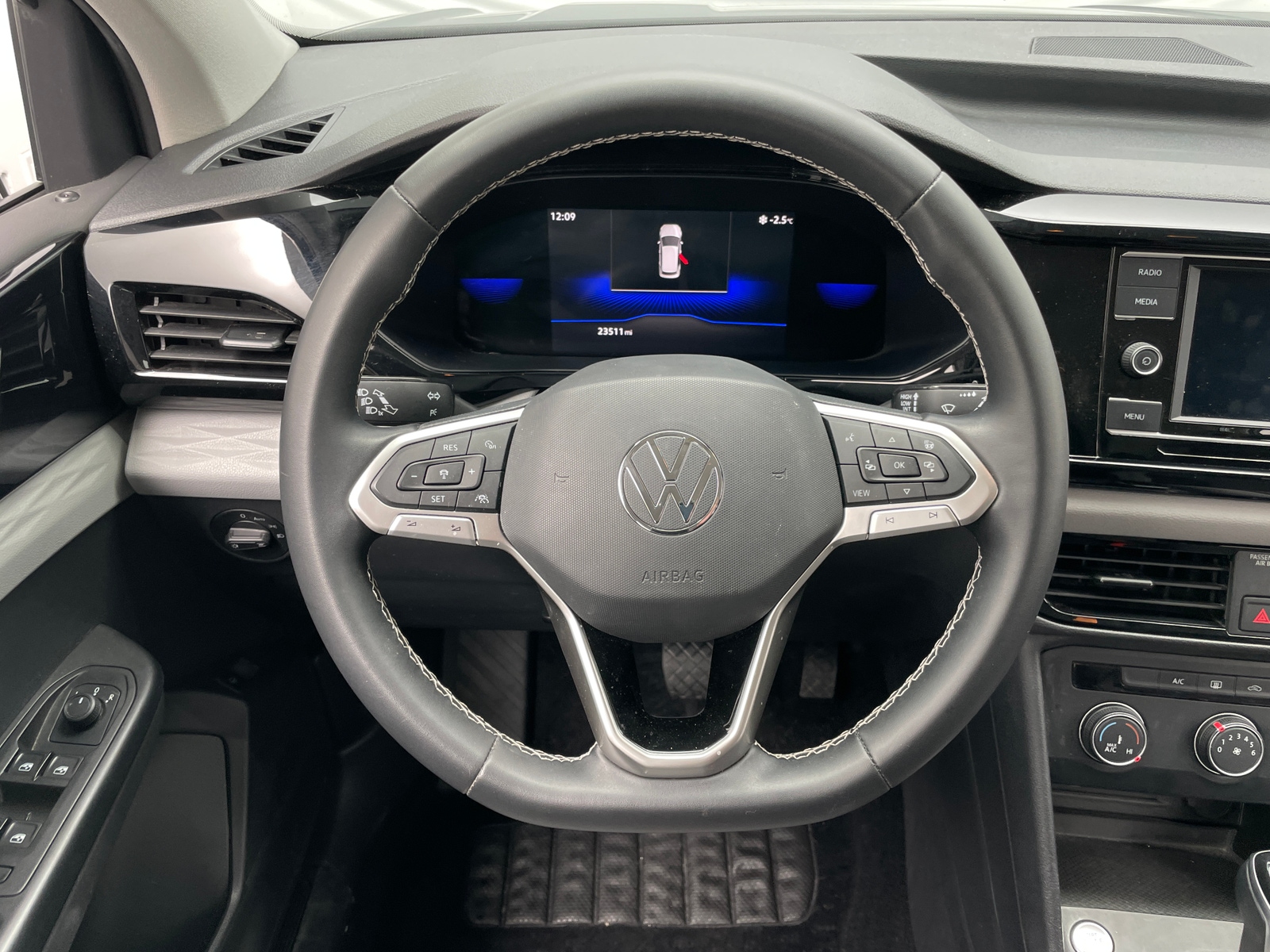 Thumbnail: 2022 Volkswagen Taos - 5