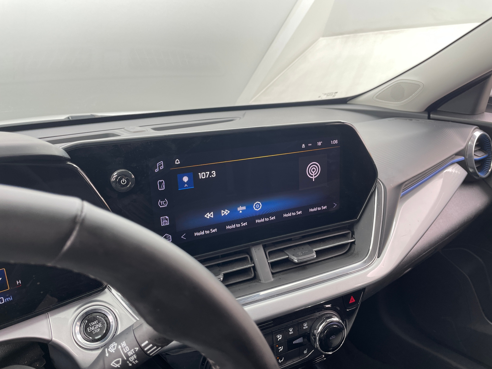 Thumbnail: 2025 Chevrolet Trax - 4