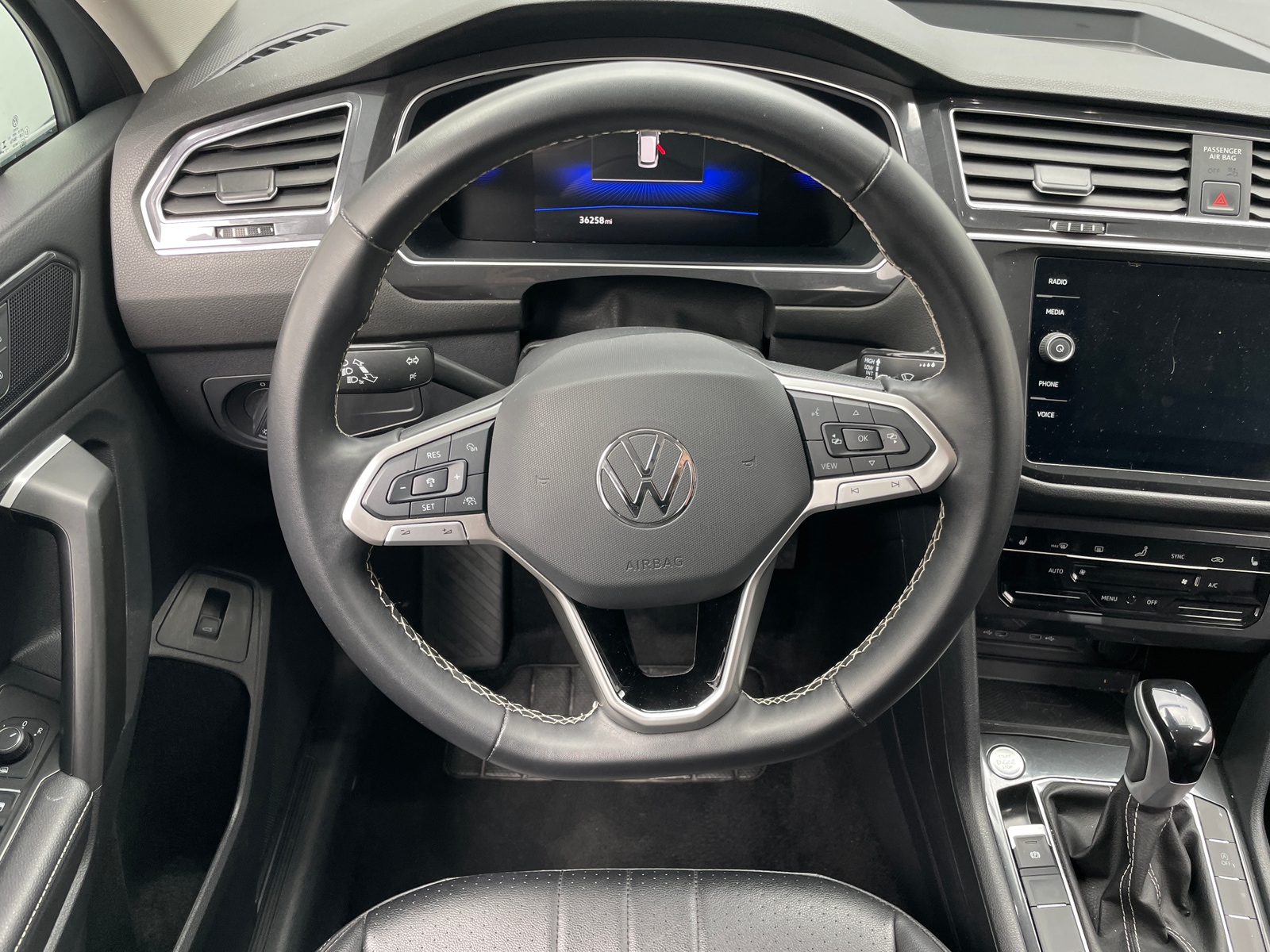 Thumbnail: 2024 Volkswagen Tiguan - 4