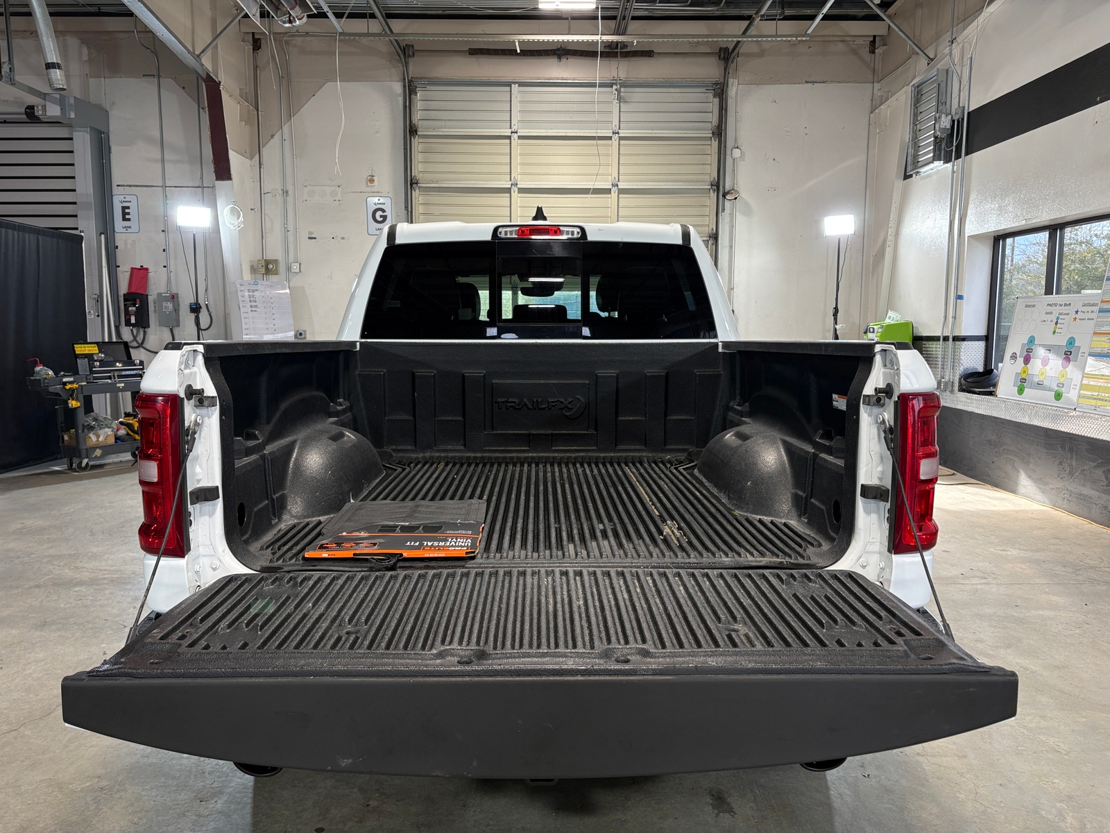 Thumbnail: 2025 RAM 1500 - 6