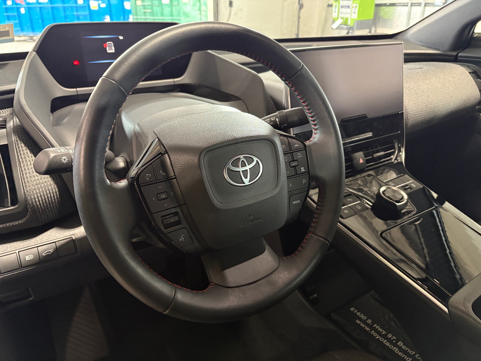 Thumbnail: 2025 Toyota bZ4X - 4