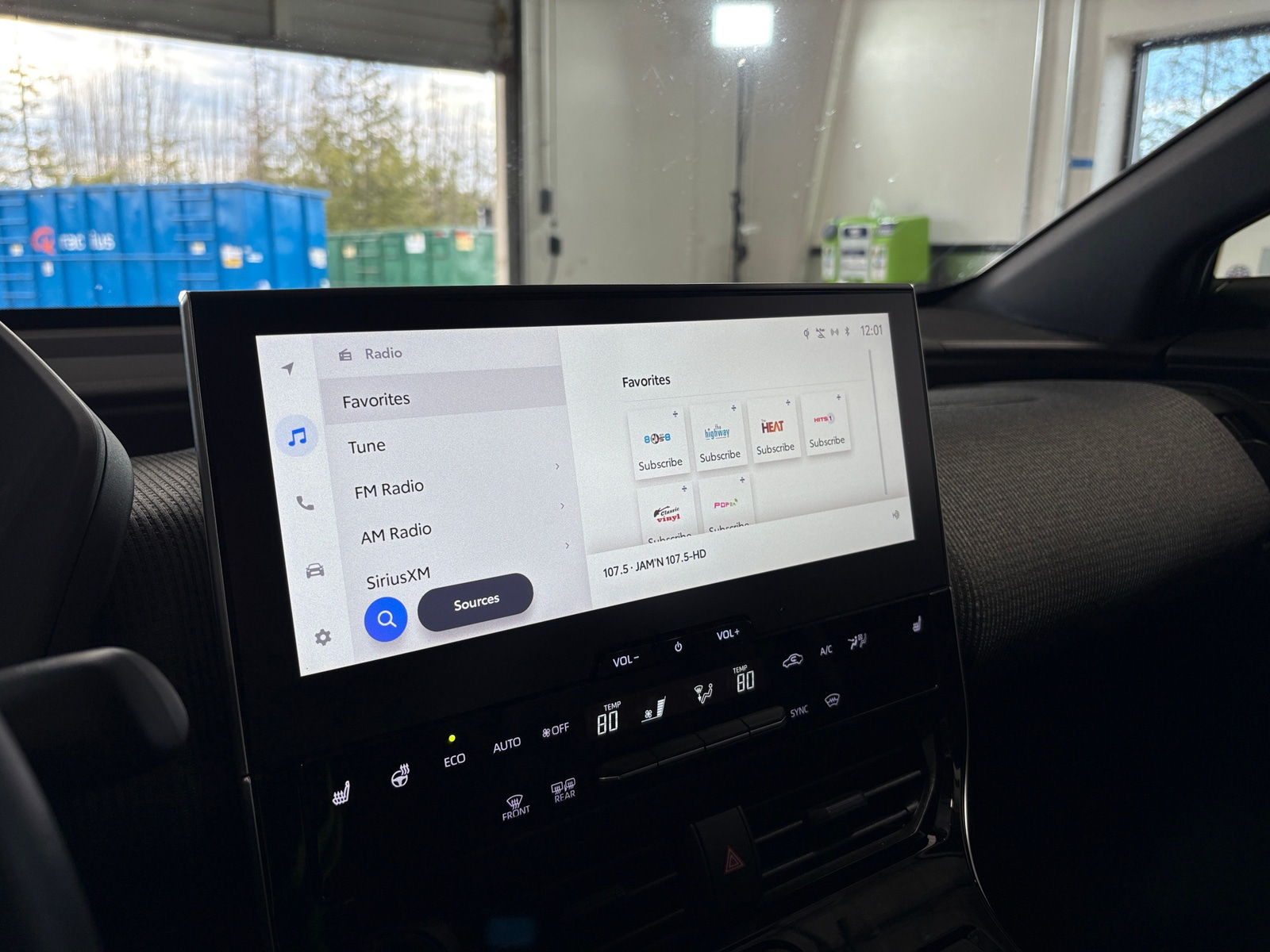 Thumbnail: 2025 Toyota bZ4X - 3