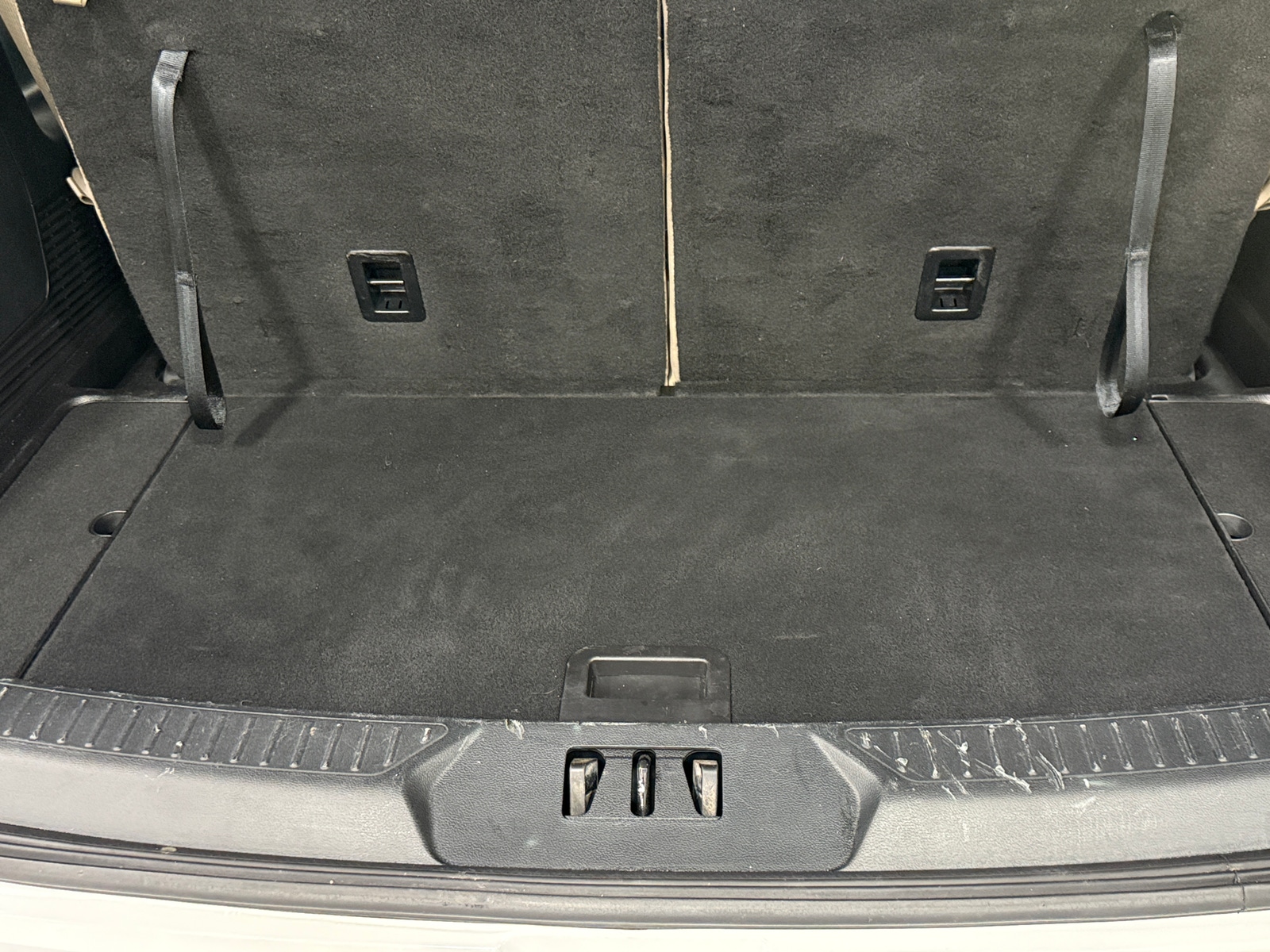 Thumbnail: 2020 Ford Explorer - 7