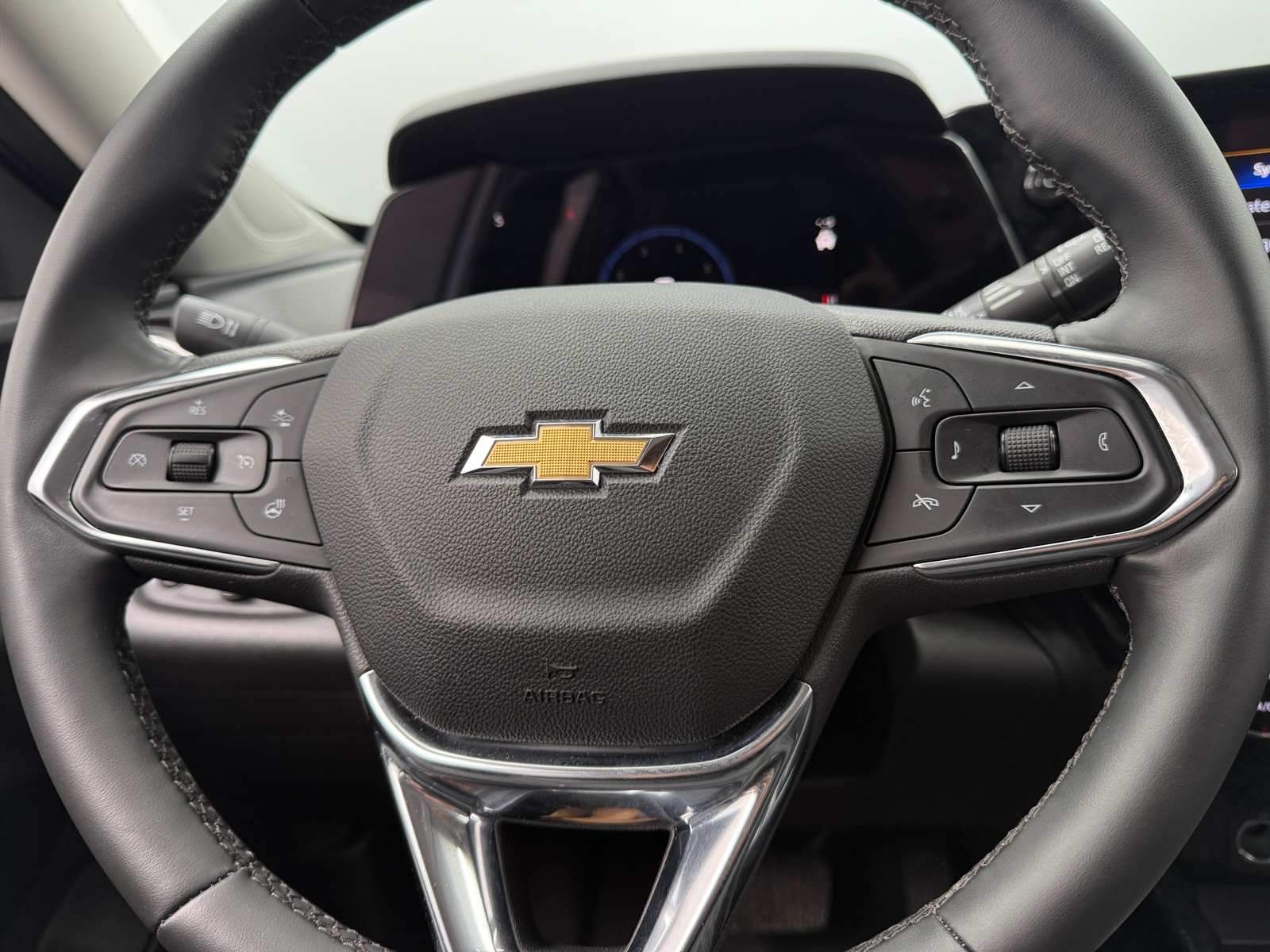 Thumbnail: 2025 Chevrolet Trax - 5