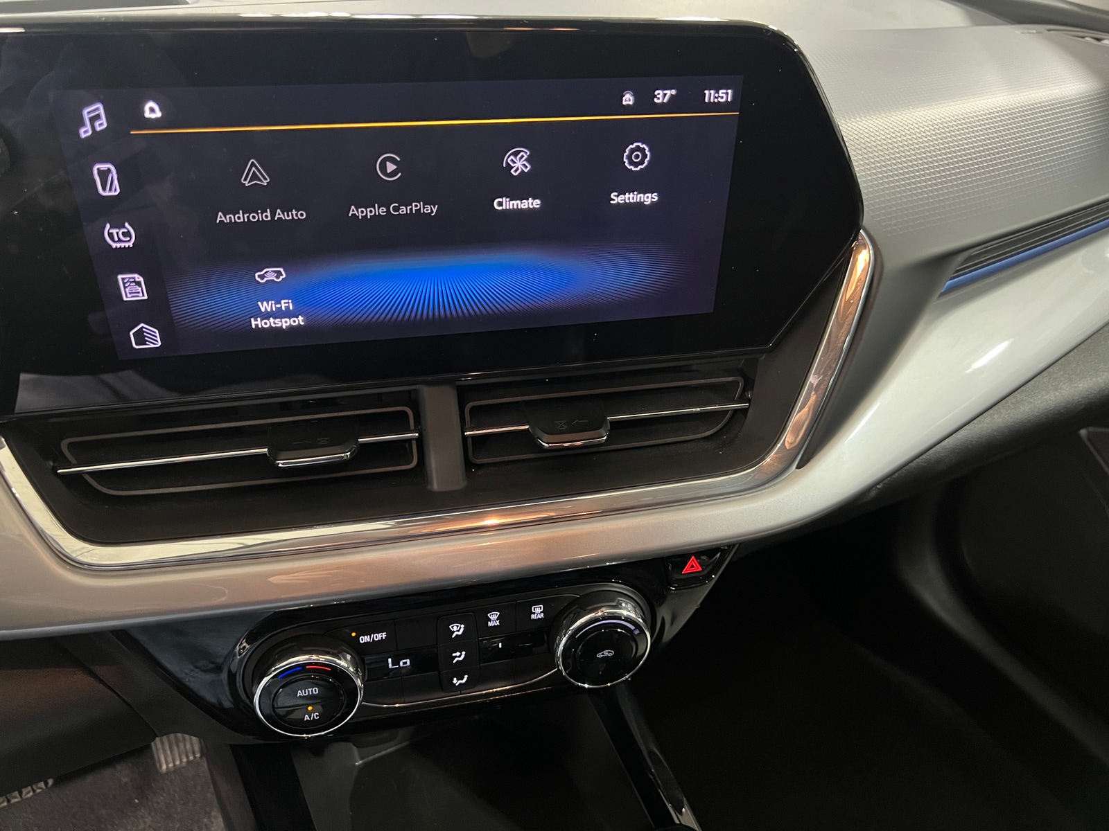 Thumbnail: 2025 Chevrolet Trax - 4