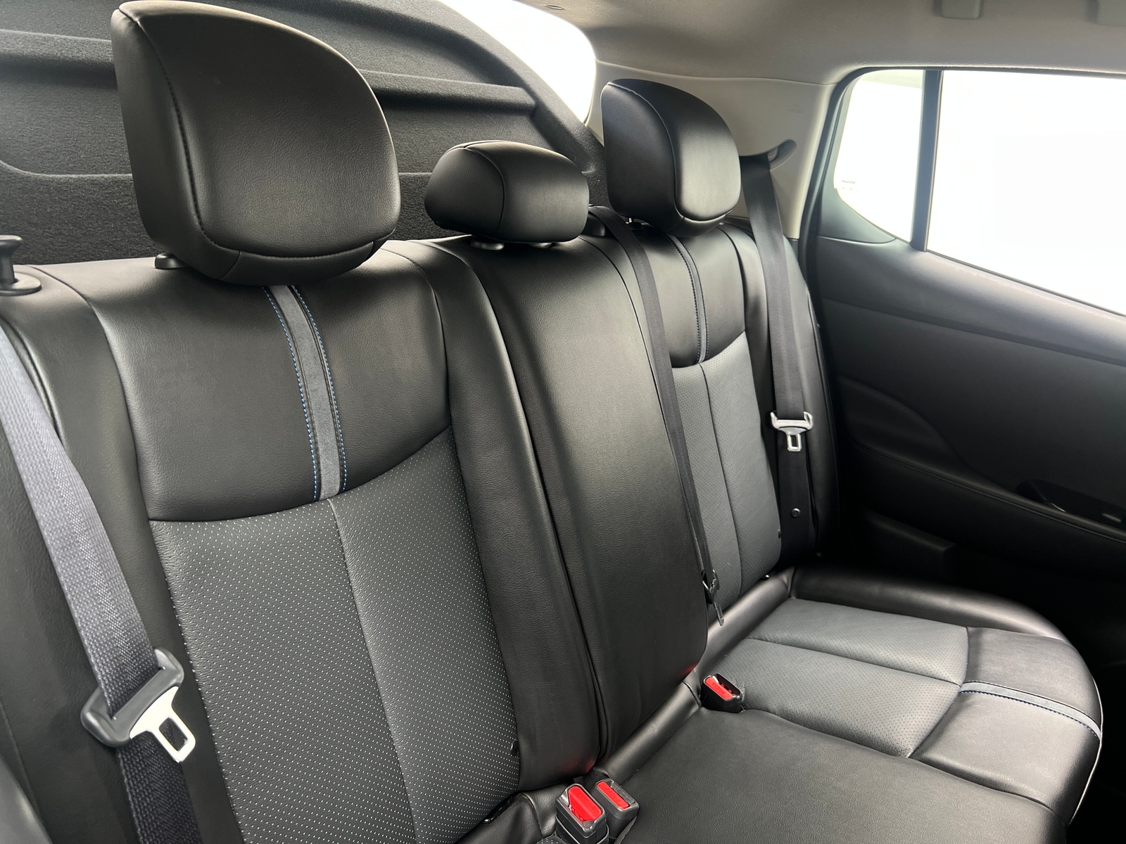 Thumbnail: 2022 Nissan Leaf - 5