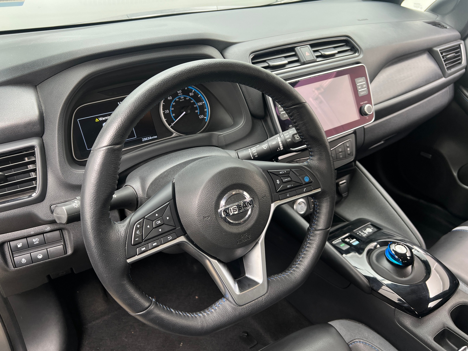 Thumbnail: 2022 Nissan Leaf - 4