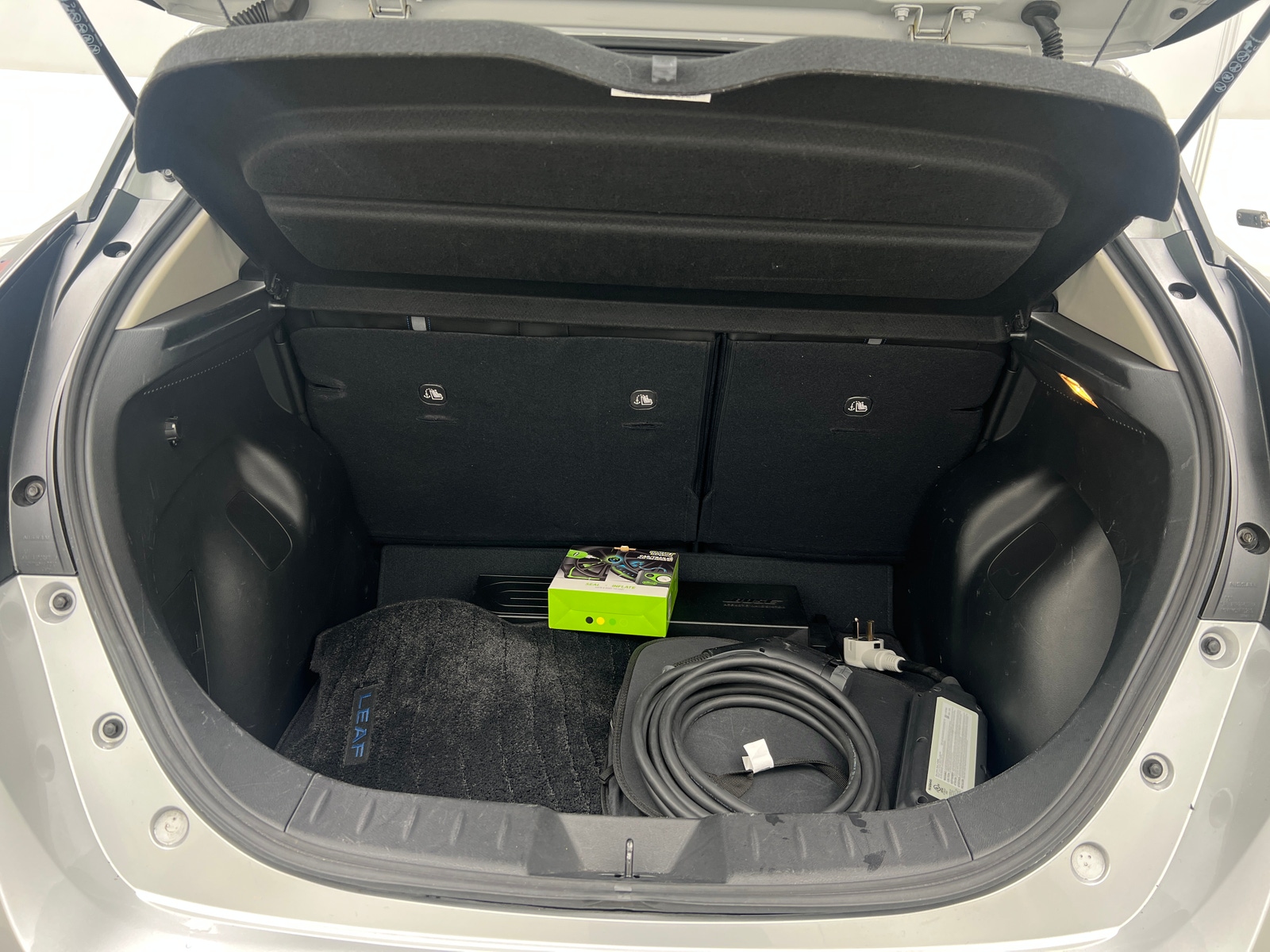 Thumbnail: 2022 Nissan Leaf - 6