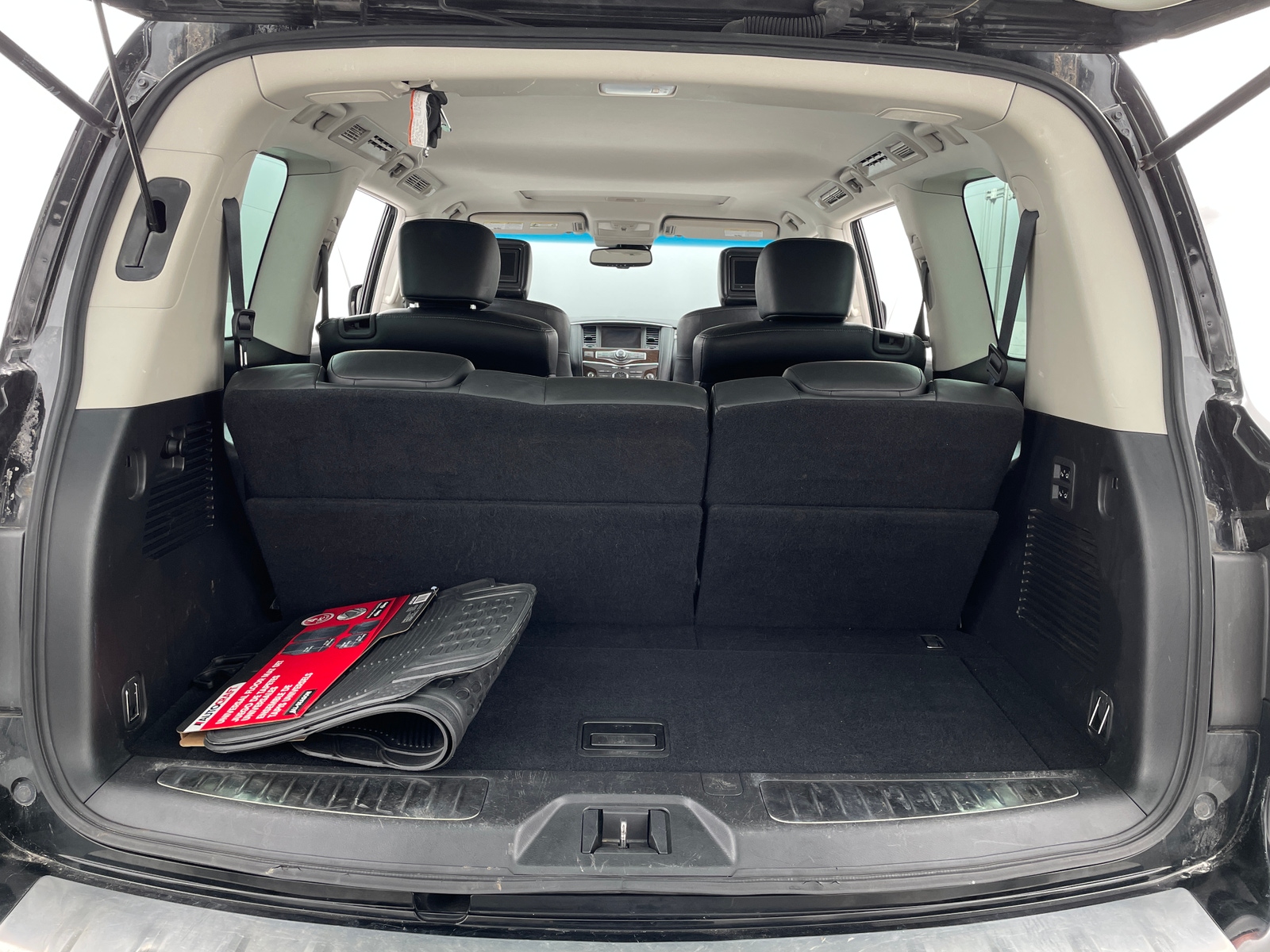 Thumbnail: 2017 INFINITI QX80 - 6