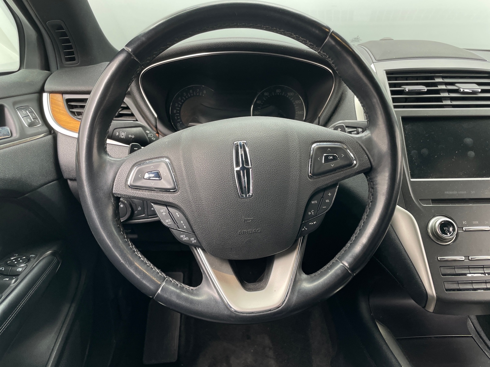 Thumbnail: 2015 Lincoln MKC - 4