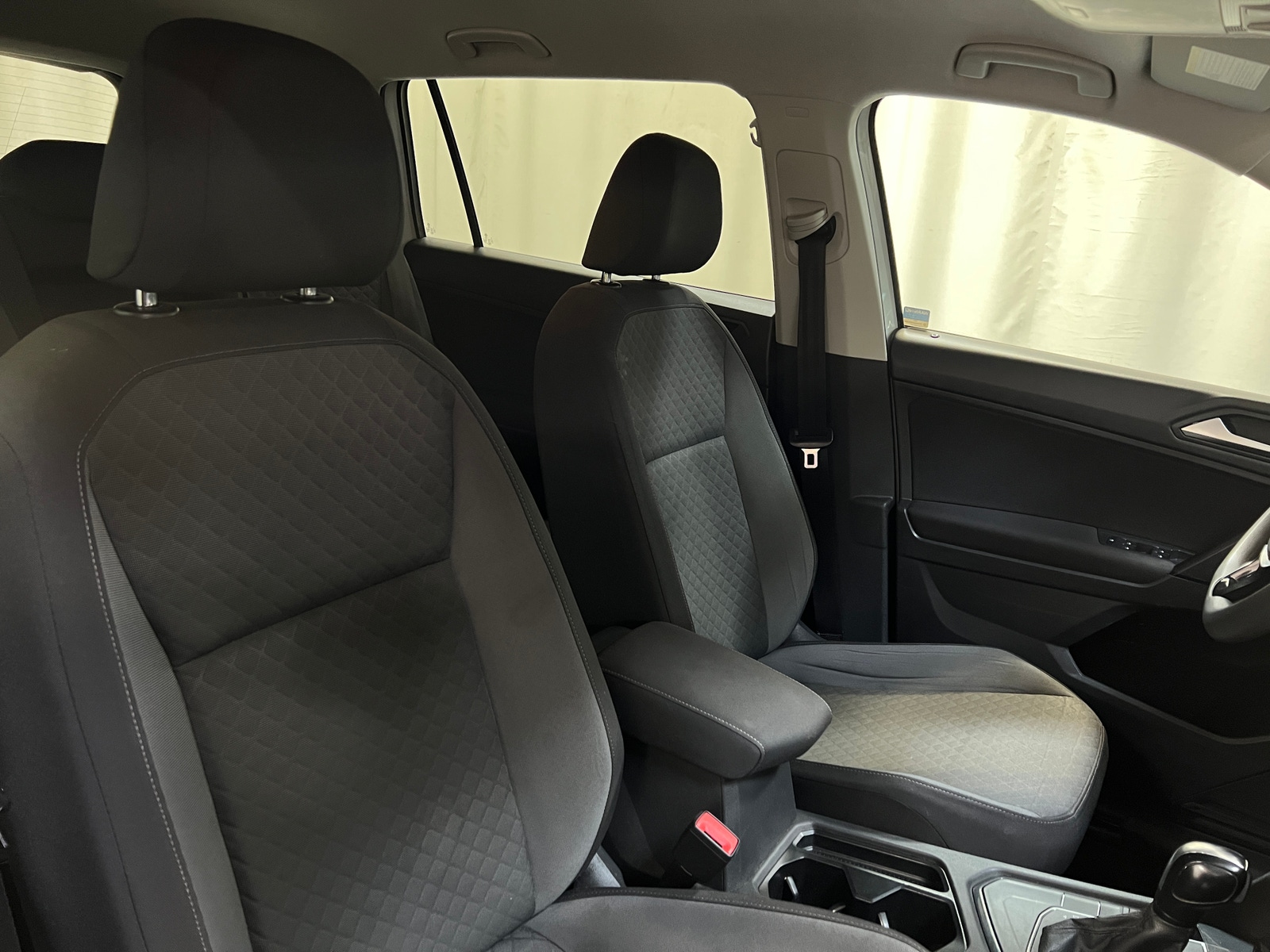 Thumbnail: 2019 Volkswagen Tiguan - 2