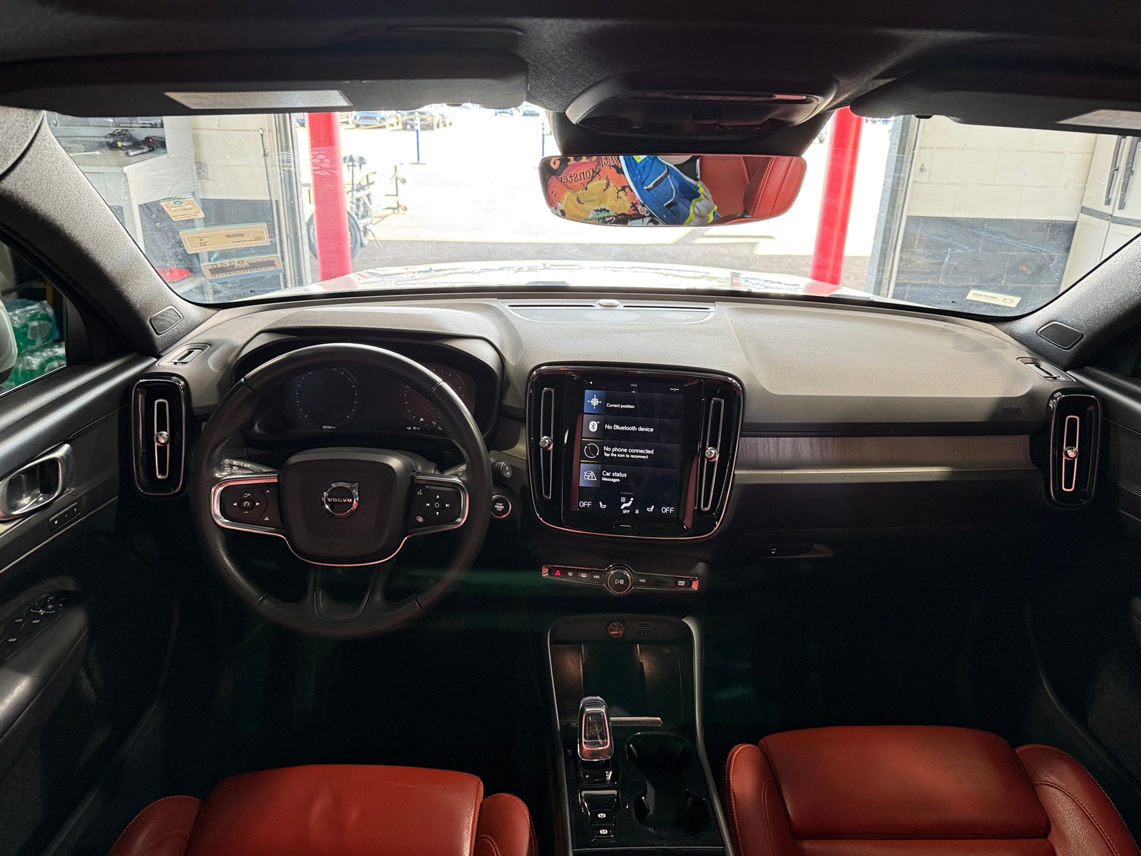 Thumbnail: 2019 Volvo XC40 - 2