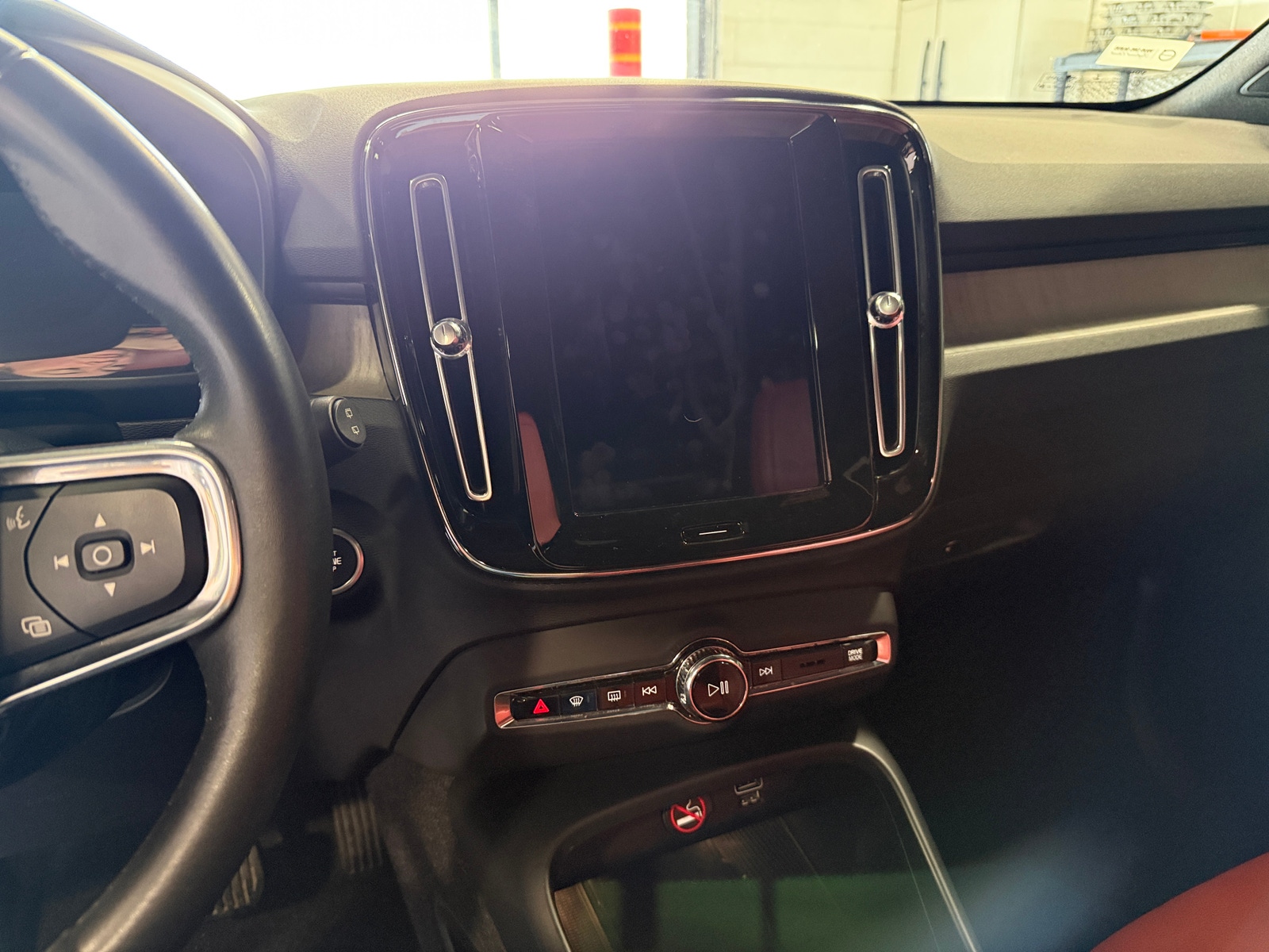 Thumbnail: 2019 Volvo XC40 - 3