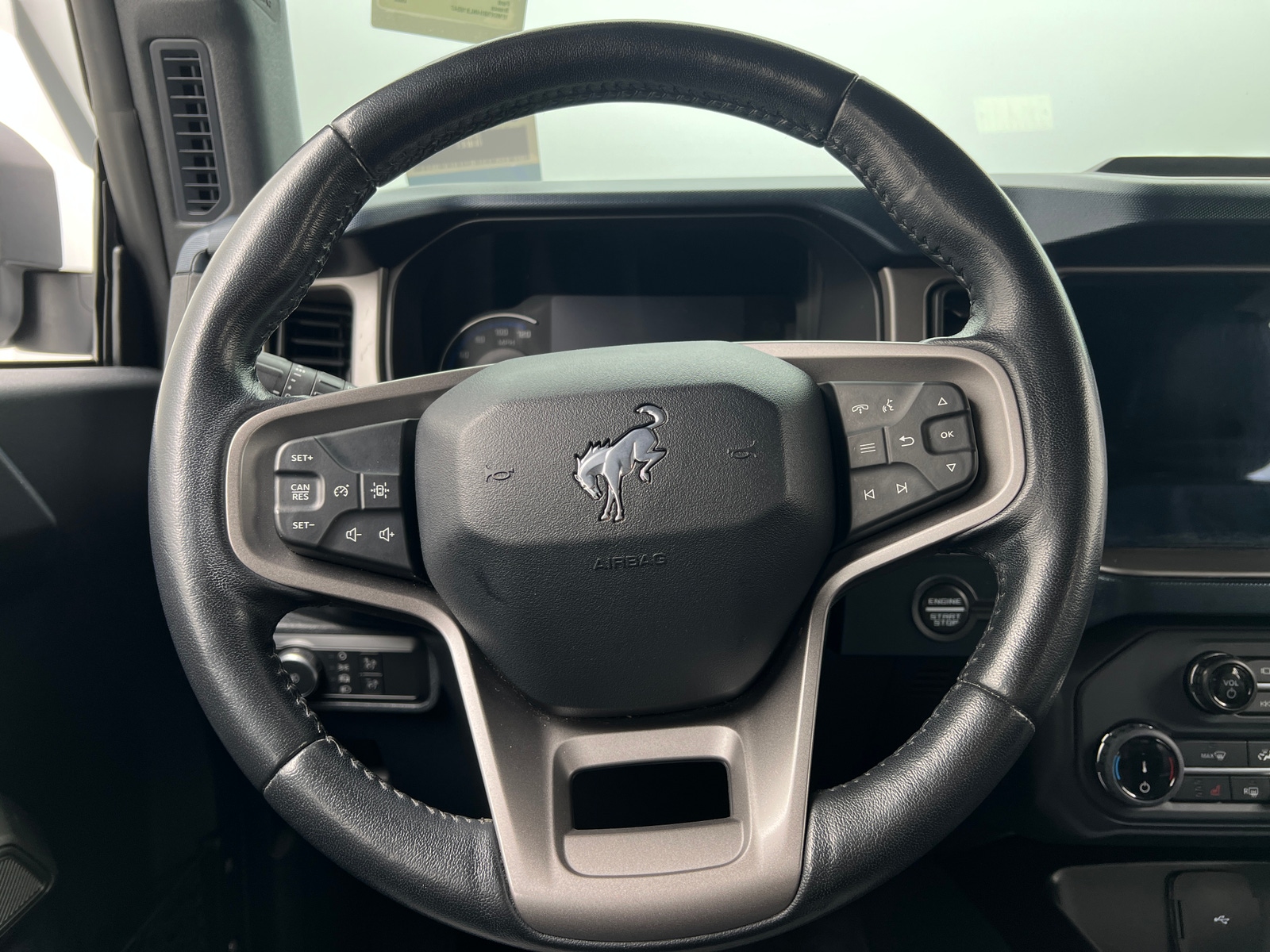 Thumbnail: 2022 Ford Bronco - 4