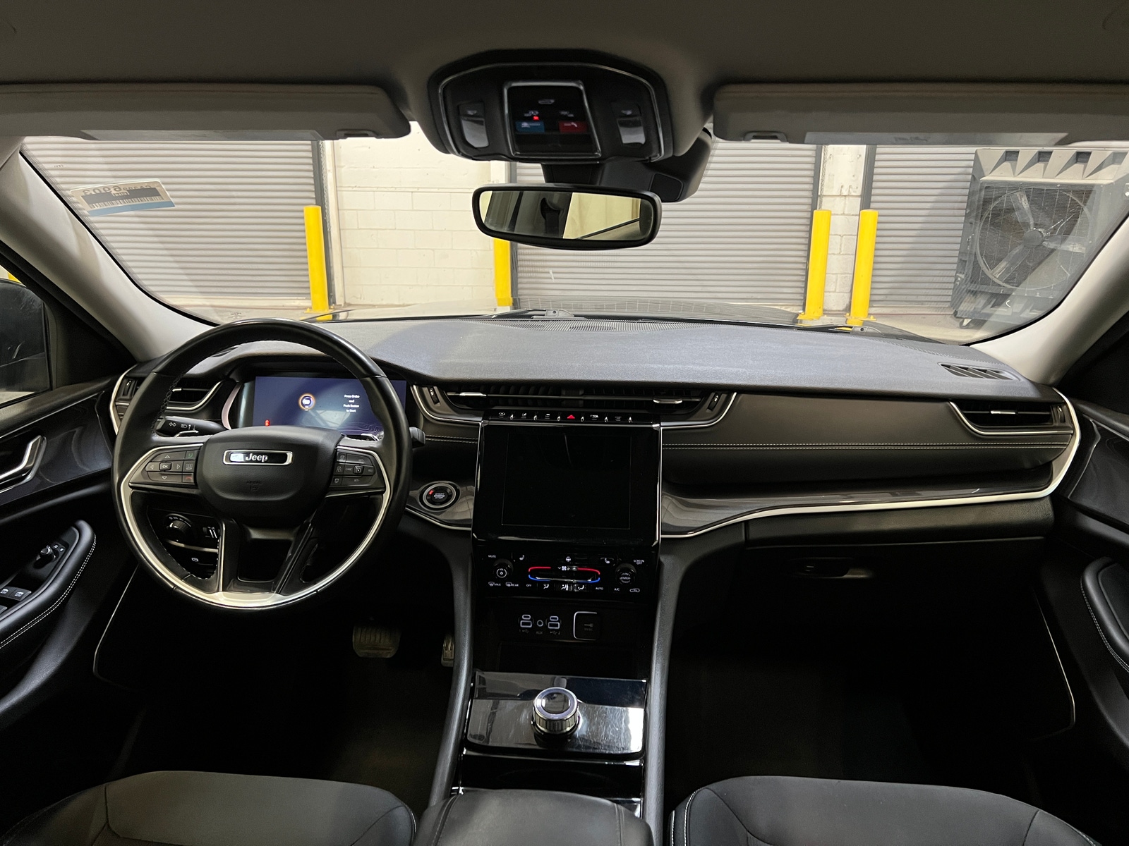 Thumbnail: 2022 Jeep Grand Cherokee L - 3