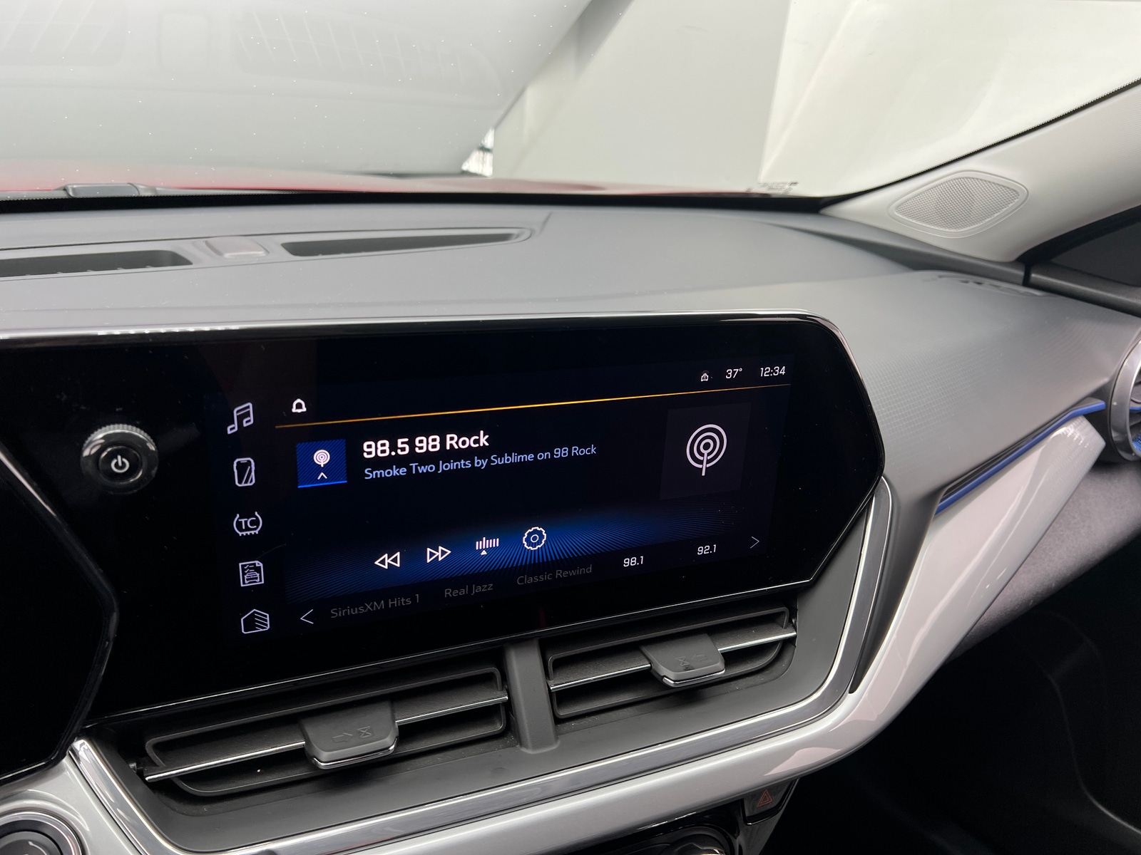 Thumbnail: 2025 Chevrolet Trax - 4