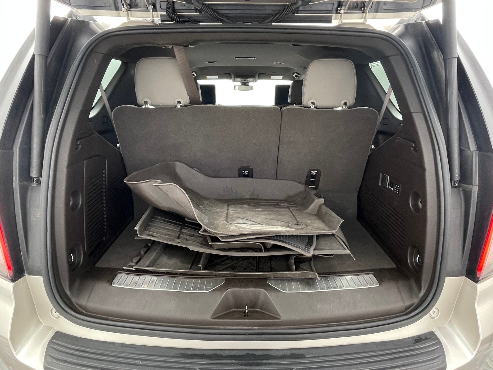 Thumbnail: 2021 Chevrolet Tahoe - 6