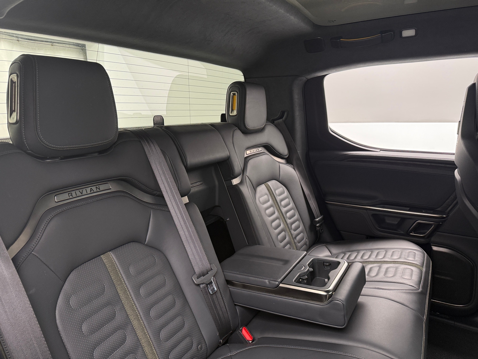 Thumbnail: 2022 Rivian R1T - 5