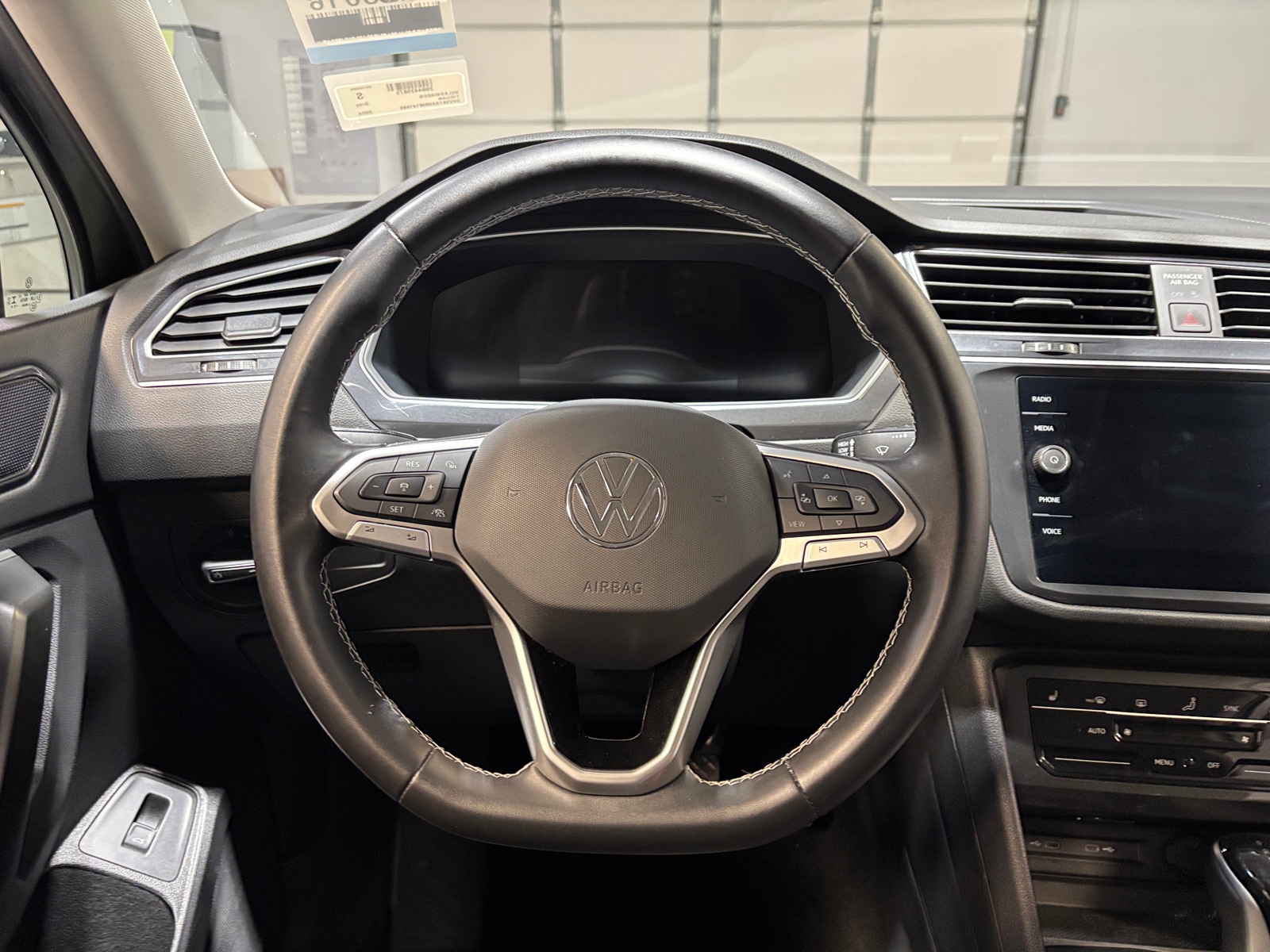 Thumbnail: 2024 Volkswagen Tiguan - 4