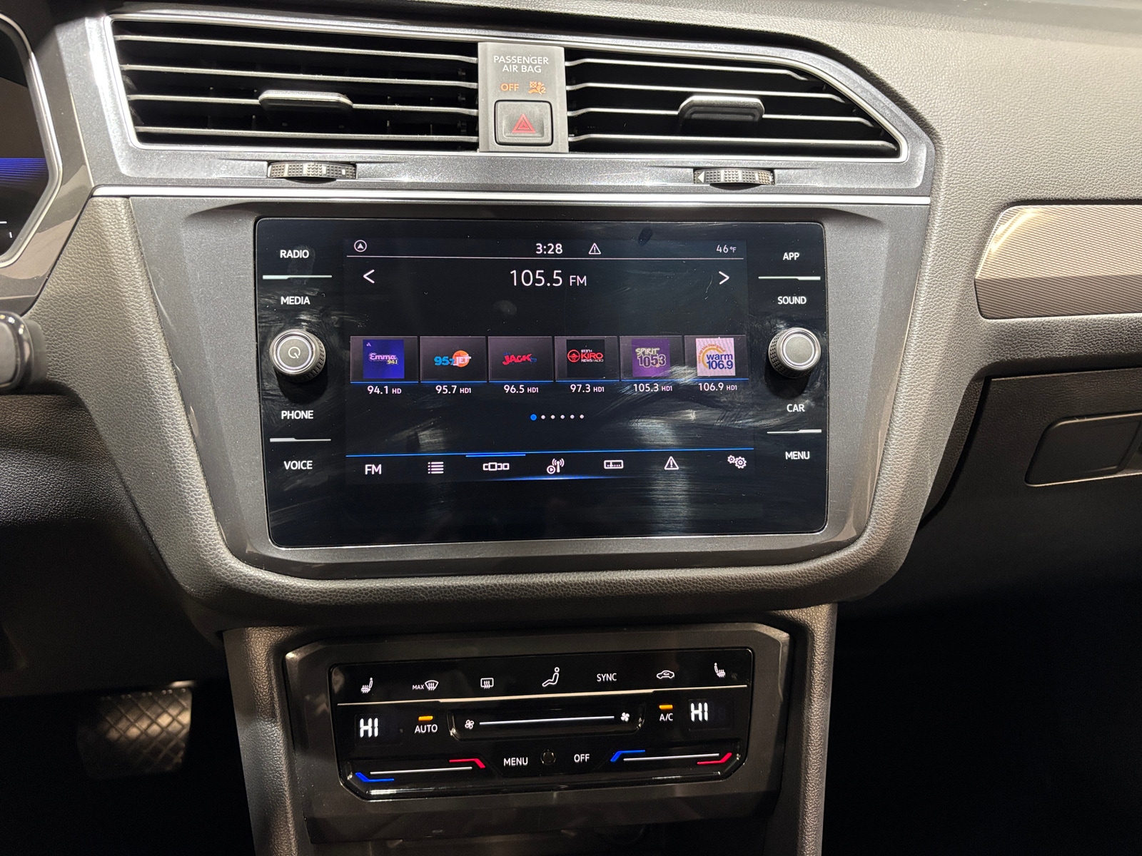 Thumbnail: 2024 Volkswagen Tiguan - 3