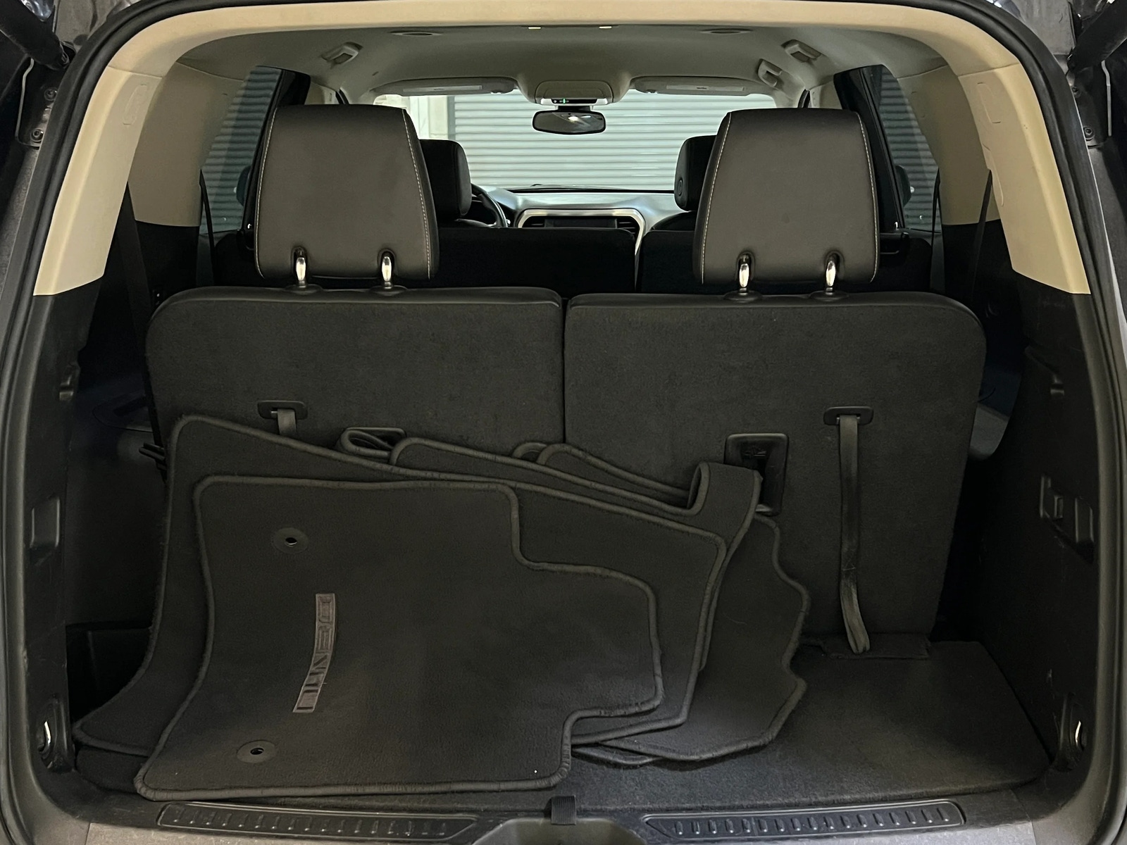 Thumbnail: 2023 GMC Acadia - 6