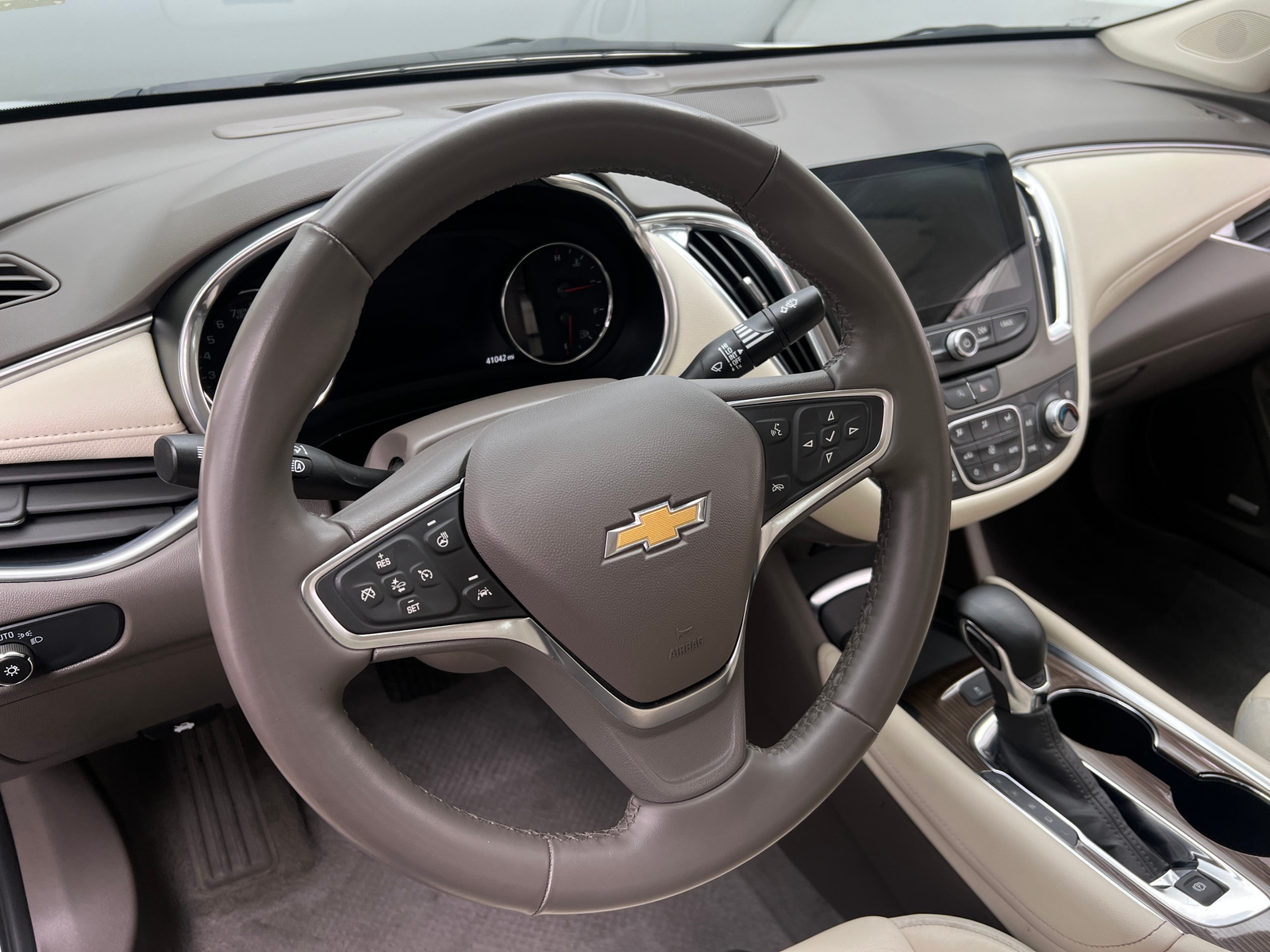 Thumbnail: 2024 Chevrolet Malibu - 4