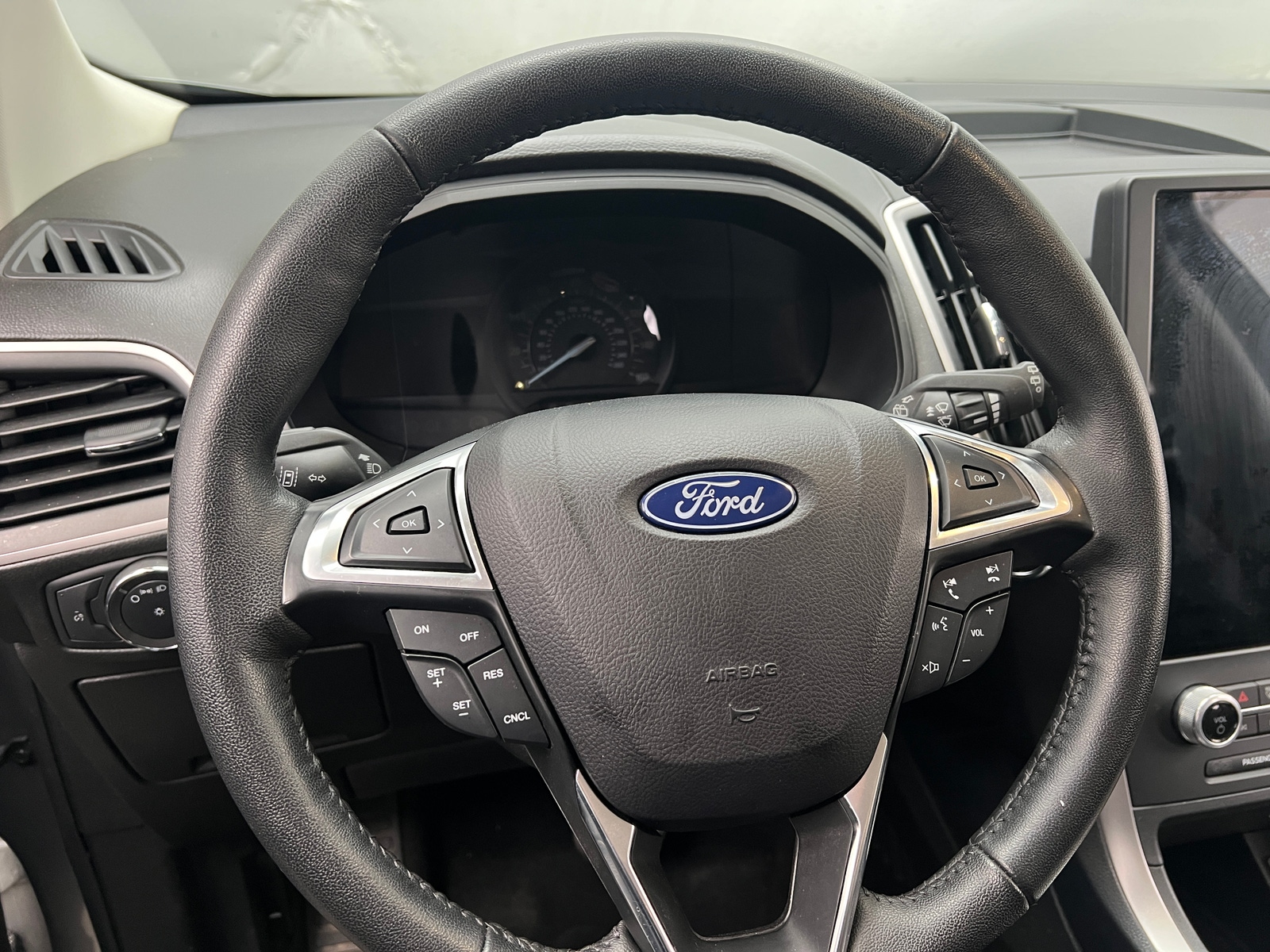 Thumbnail: 2022 Ford Edge - 4