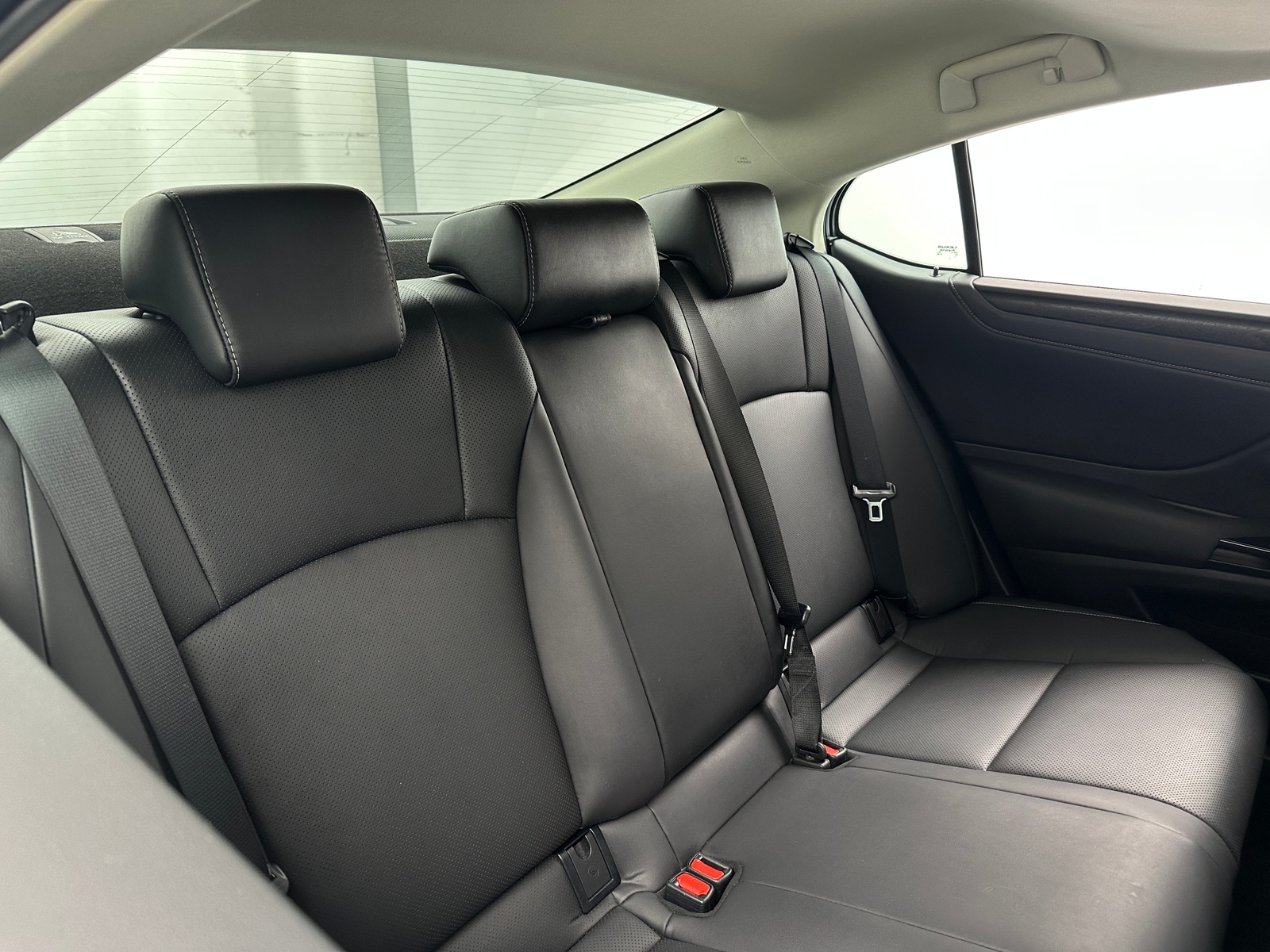 Thumbnail: 2023 Lexus ES - 5