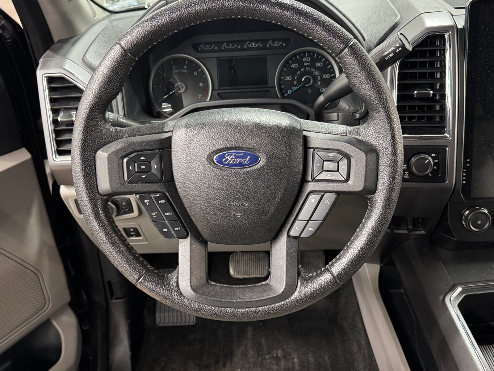 Thumbnail: 2015 Ford Econoline - 5