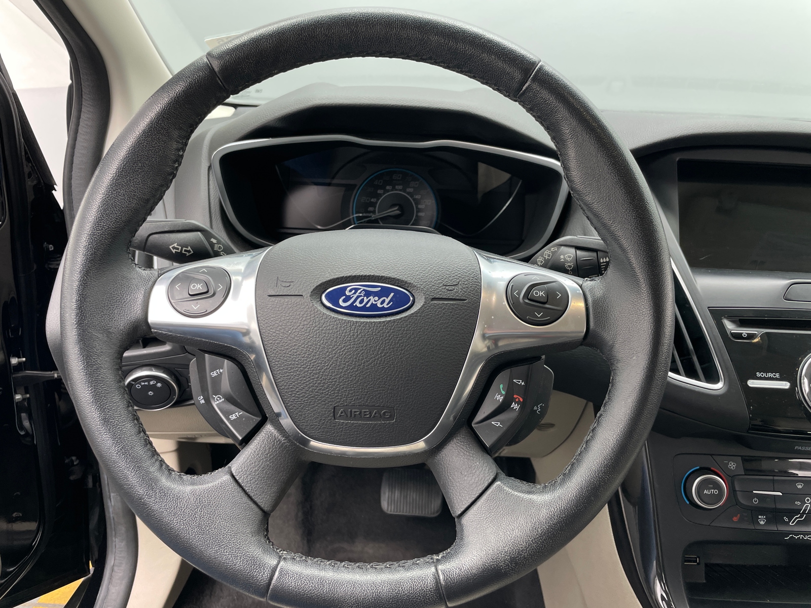 Thumbnail: 2017 Ford Focus - 4