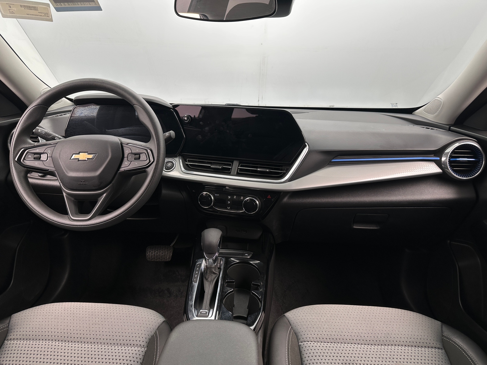 Thumbnail: 2025 Chevrolet Trax - 3