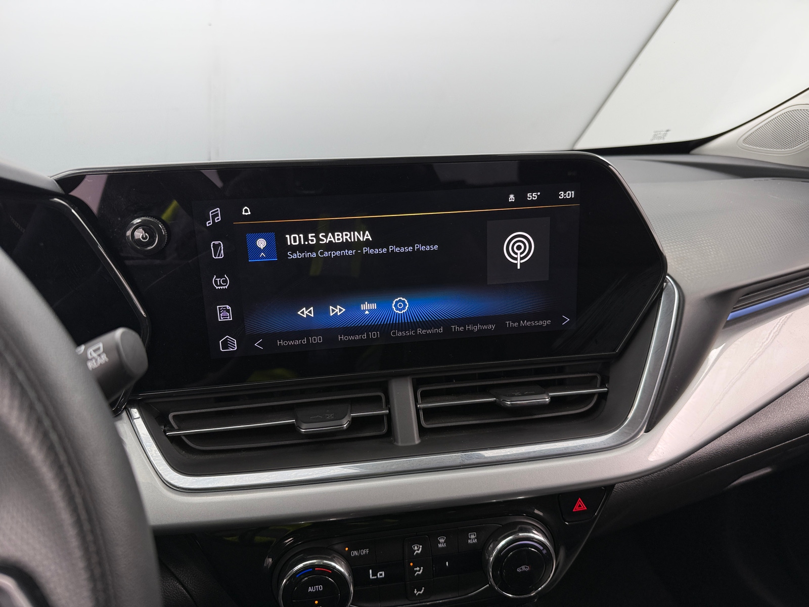 Thumbnail: 2025 Chevrolet Trax - 4