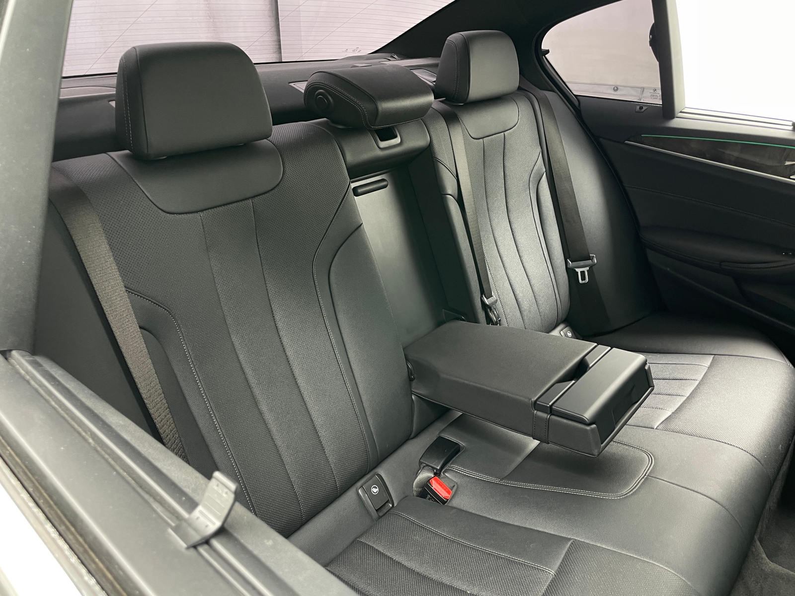 Thumbnail: 2021 BMW 5 Series - 5